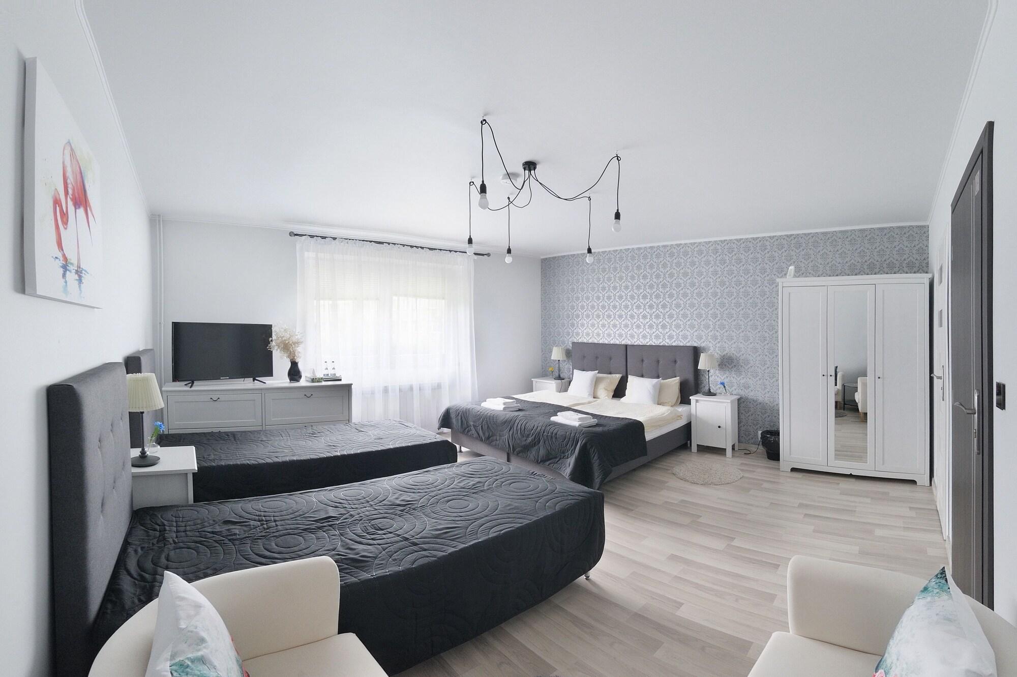 Varios 7th Room Guest House