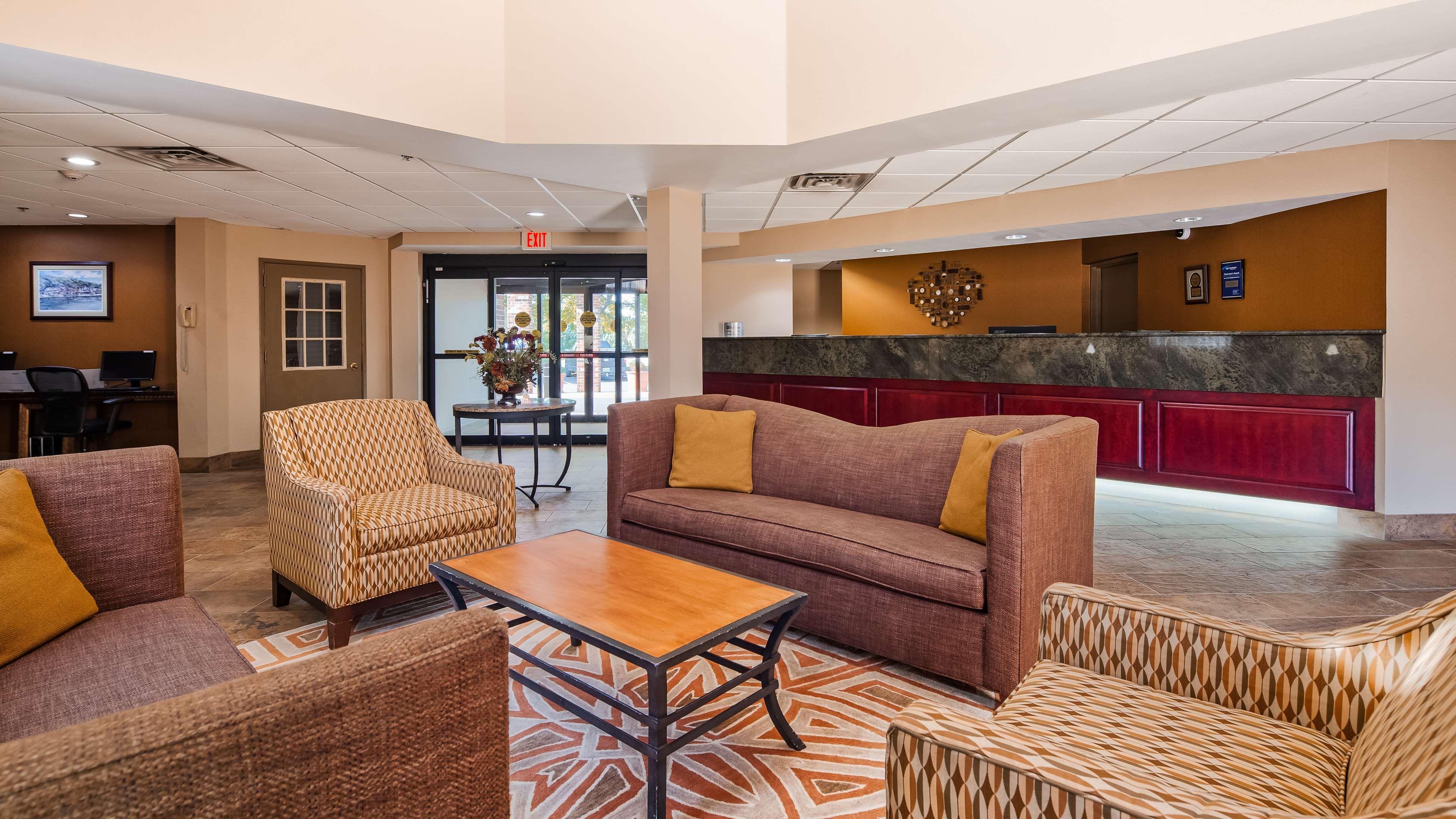 Vista Lobby Best Western Philadelphia South - West Deptford Inn