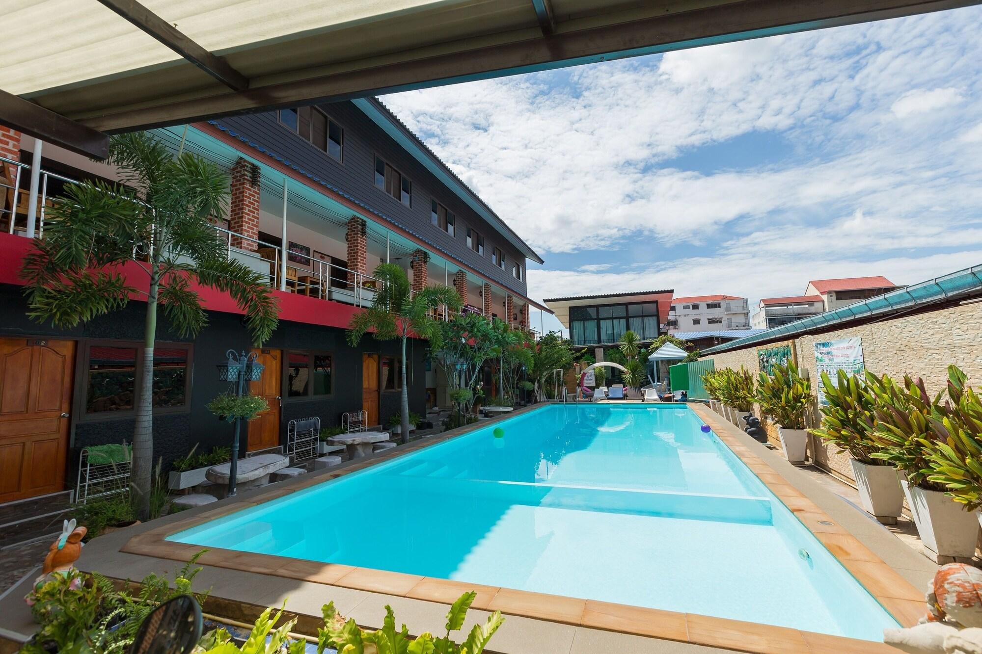 Varios P.U. Inn Resort