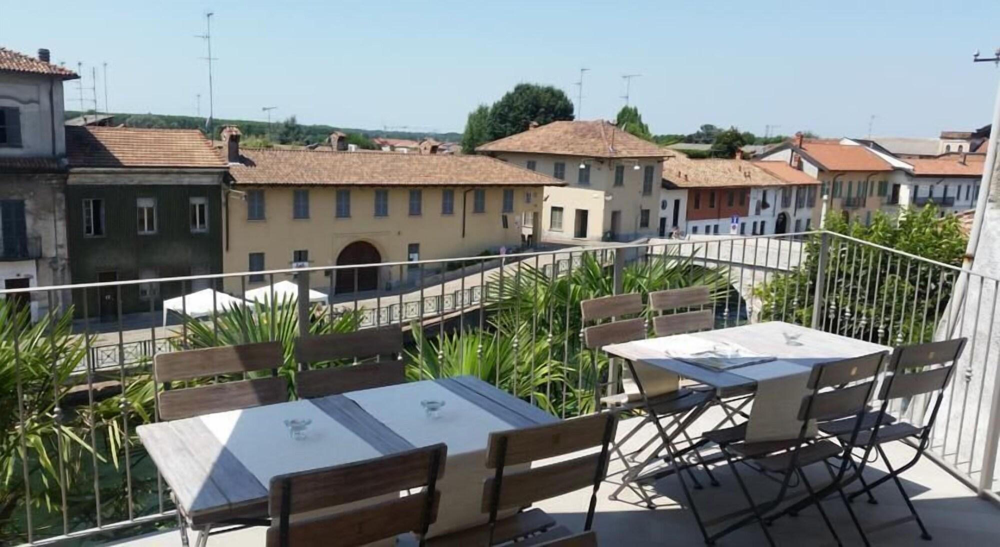 Varios La corte sul naviglio