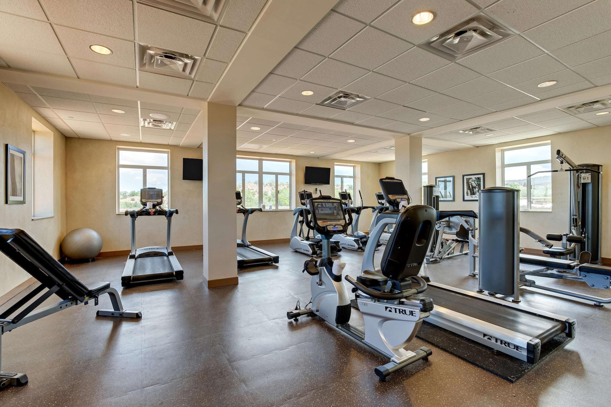 Gimnasio Drury Plaza Hotel in Santa Fe