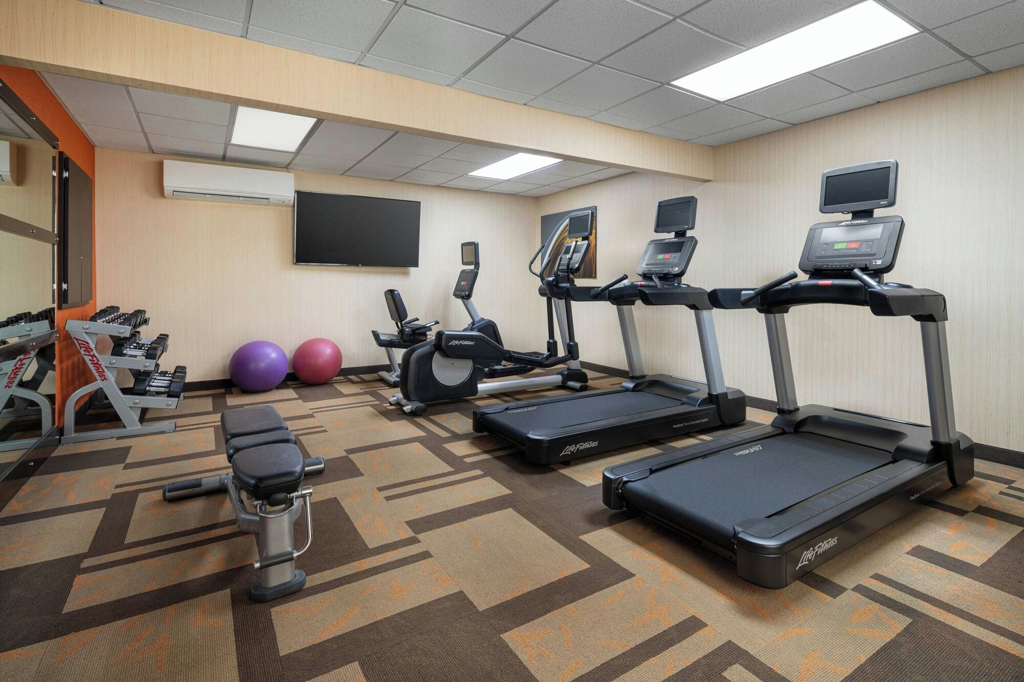 Gimnasio Courtyard Fremont Silicon Valley