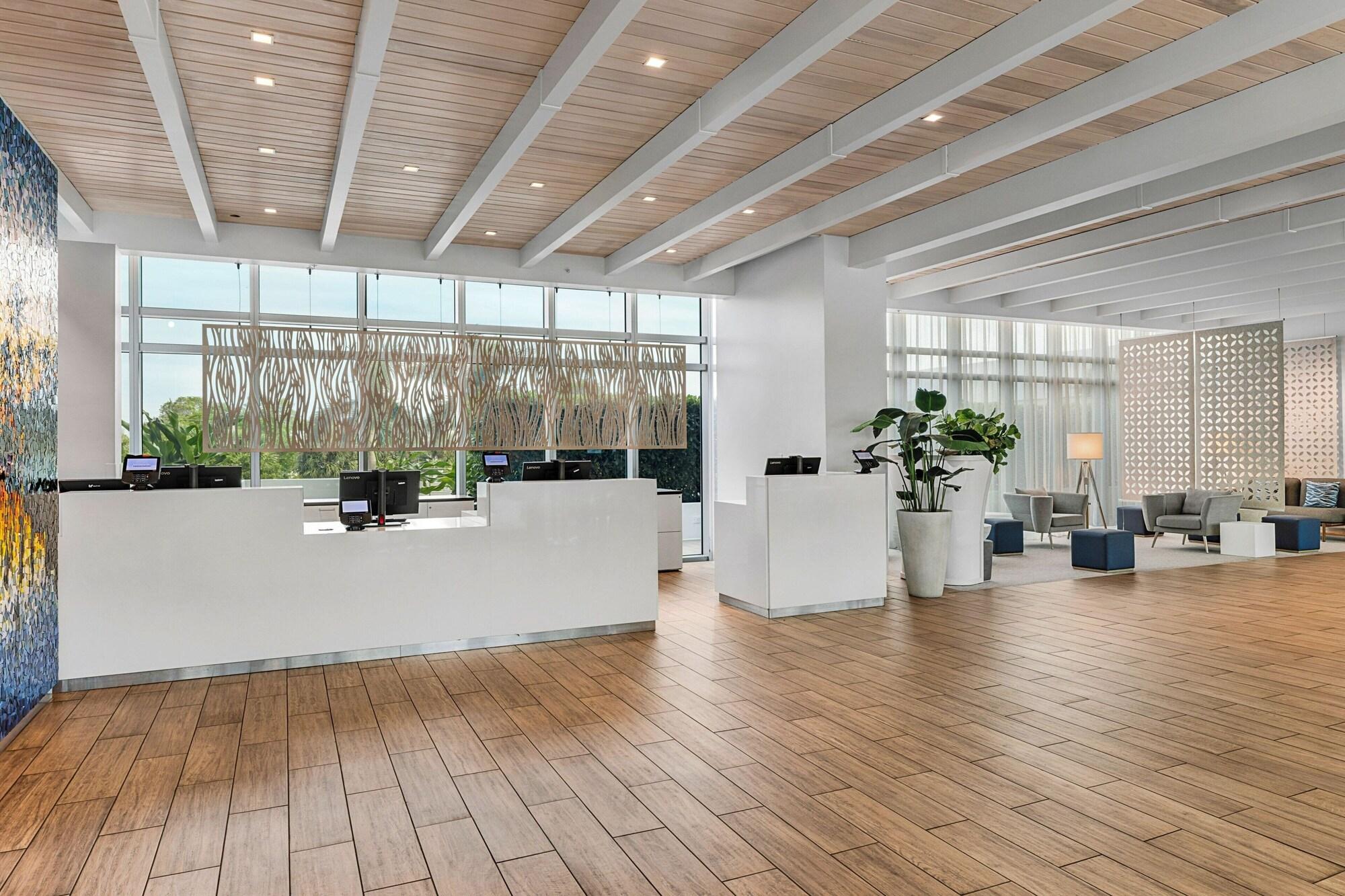 Vista Lobby Marriott's Crystal Shores