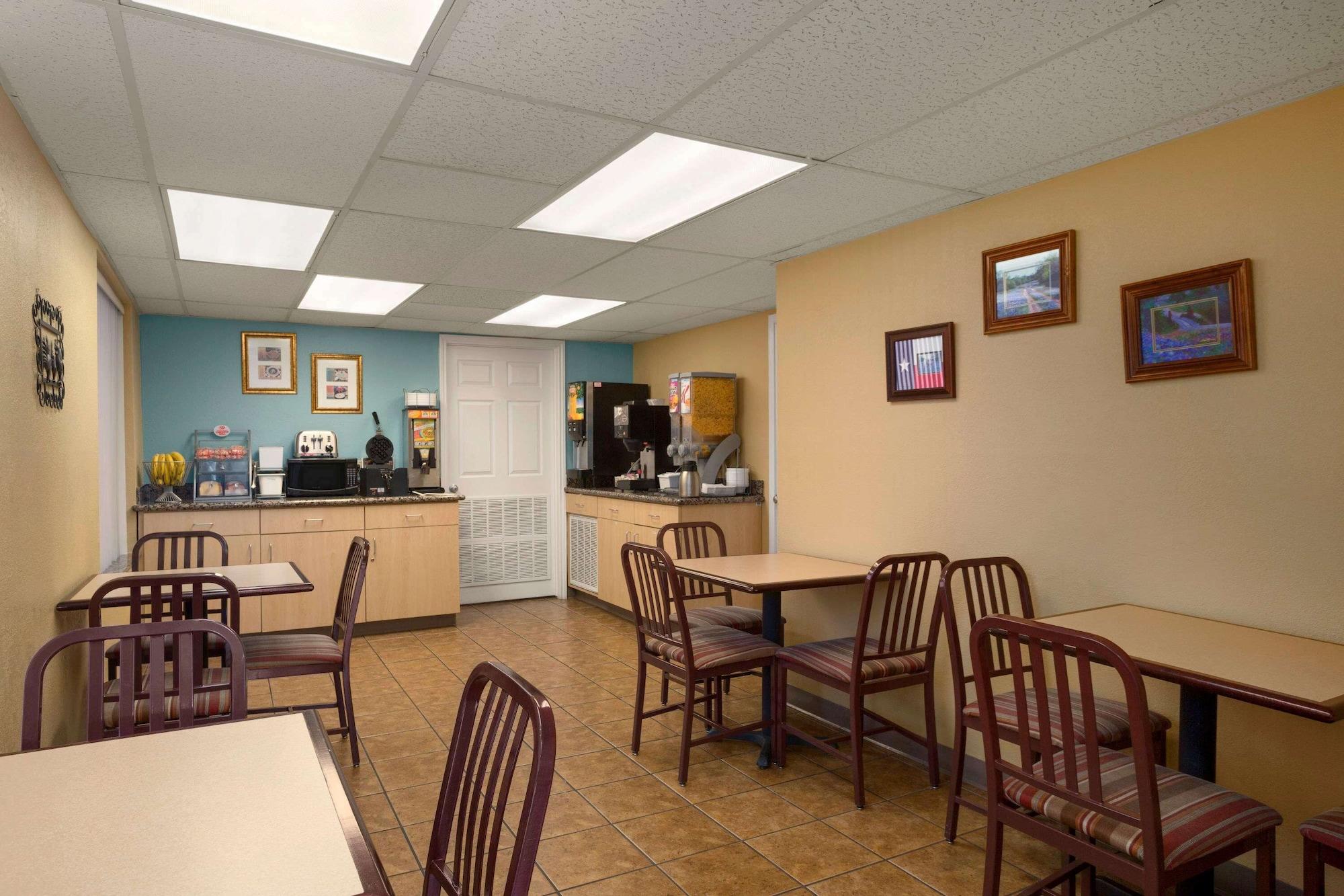 Restaurant Super 8 by Wyndham Austin Downtown/Capitol Area
