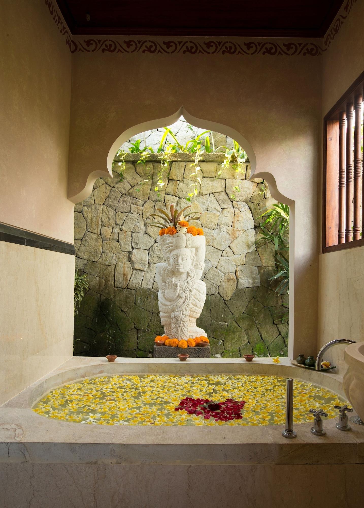 Spa Dwaraka The Royal Villas