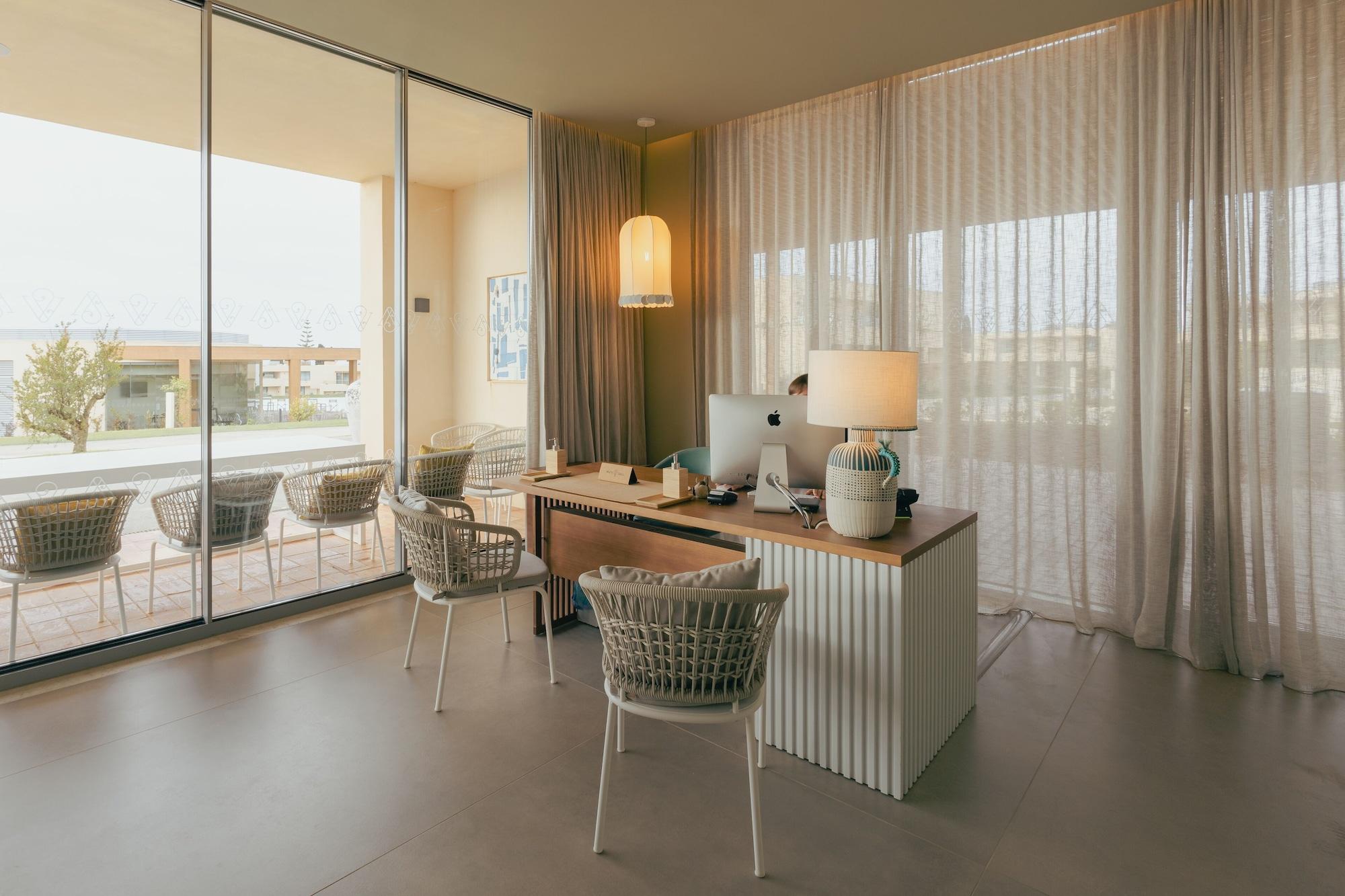 Vista Lobby White Shell Beach Villas