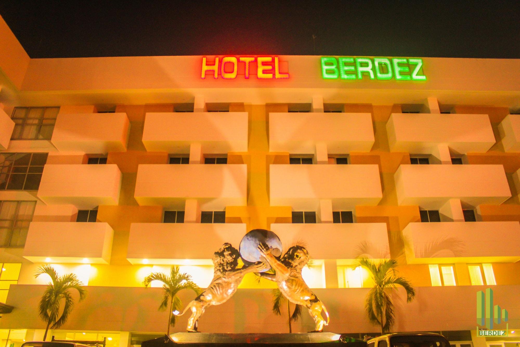 Varios Hotel Berdez
