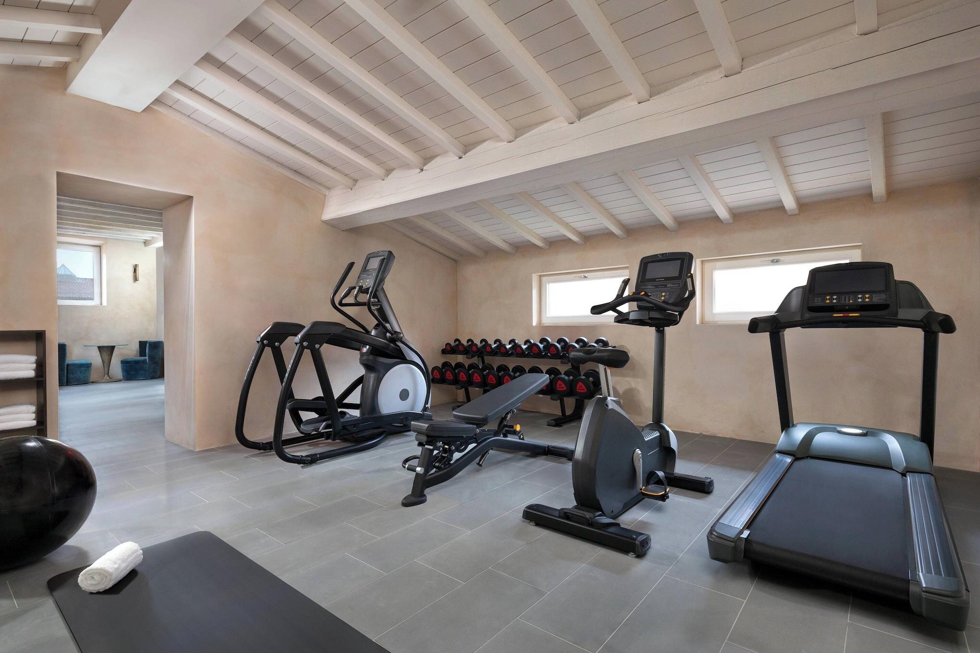 Gimnasio Grand Universe Lucca, Autograph Collection