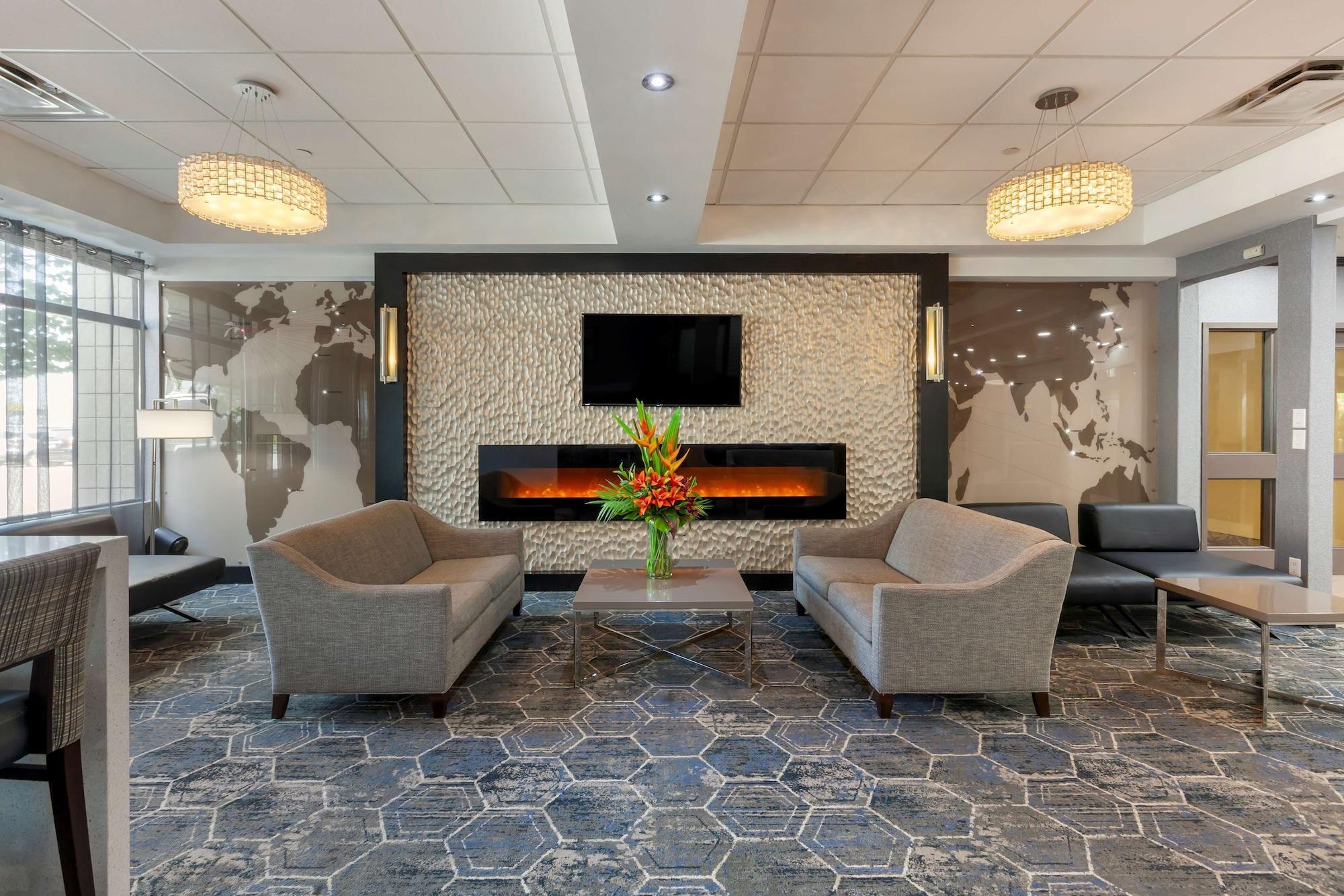 Vista Lobby Best Western Plus Toronto Airport Hotel