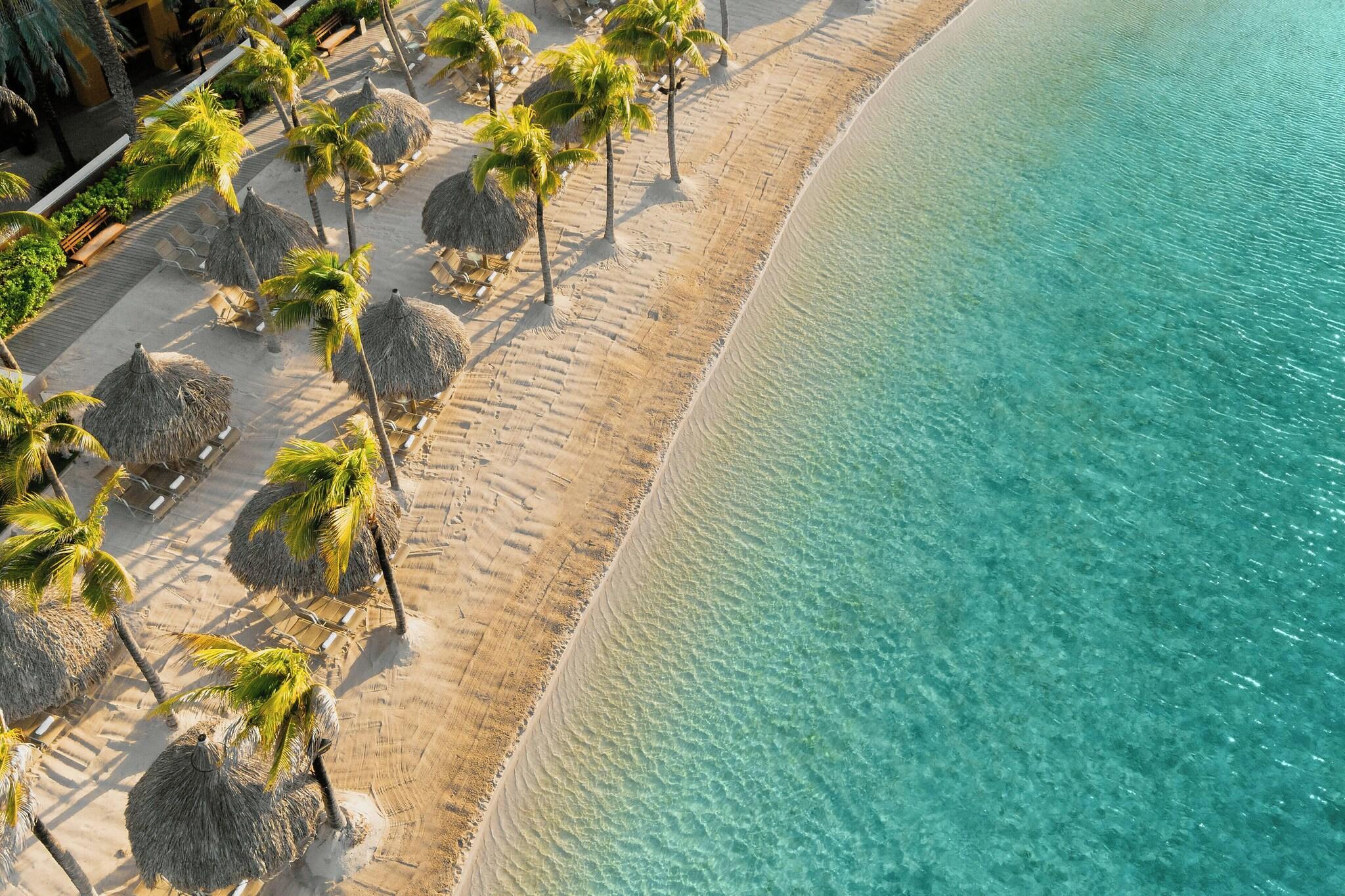 Vista Exterior Renaissance Wind Creek Curacao Resort