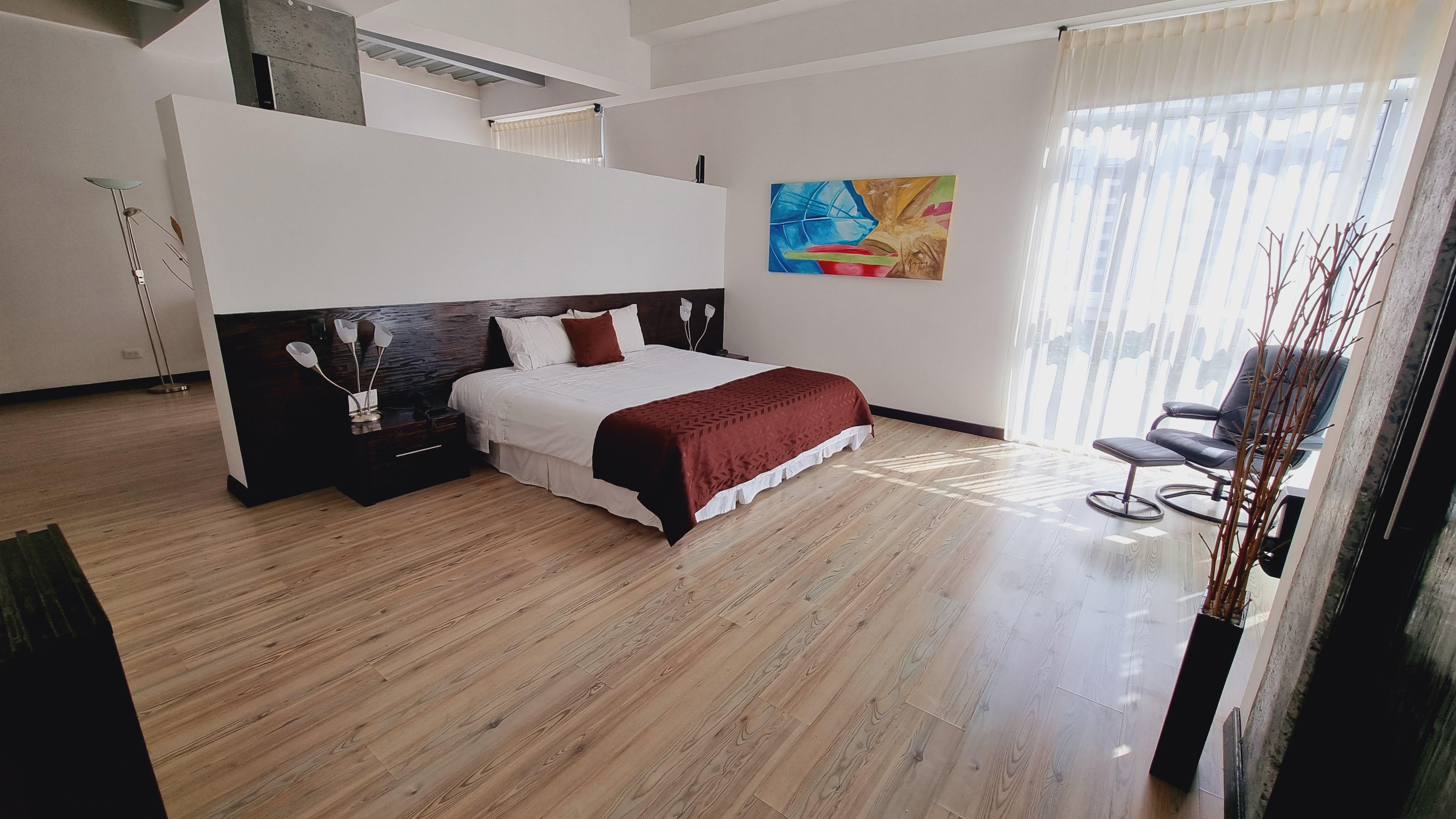Varios Habitat Suites Hotel
