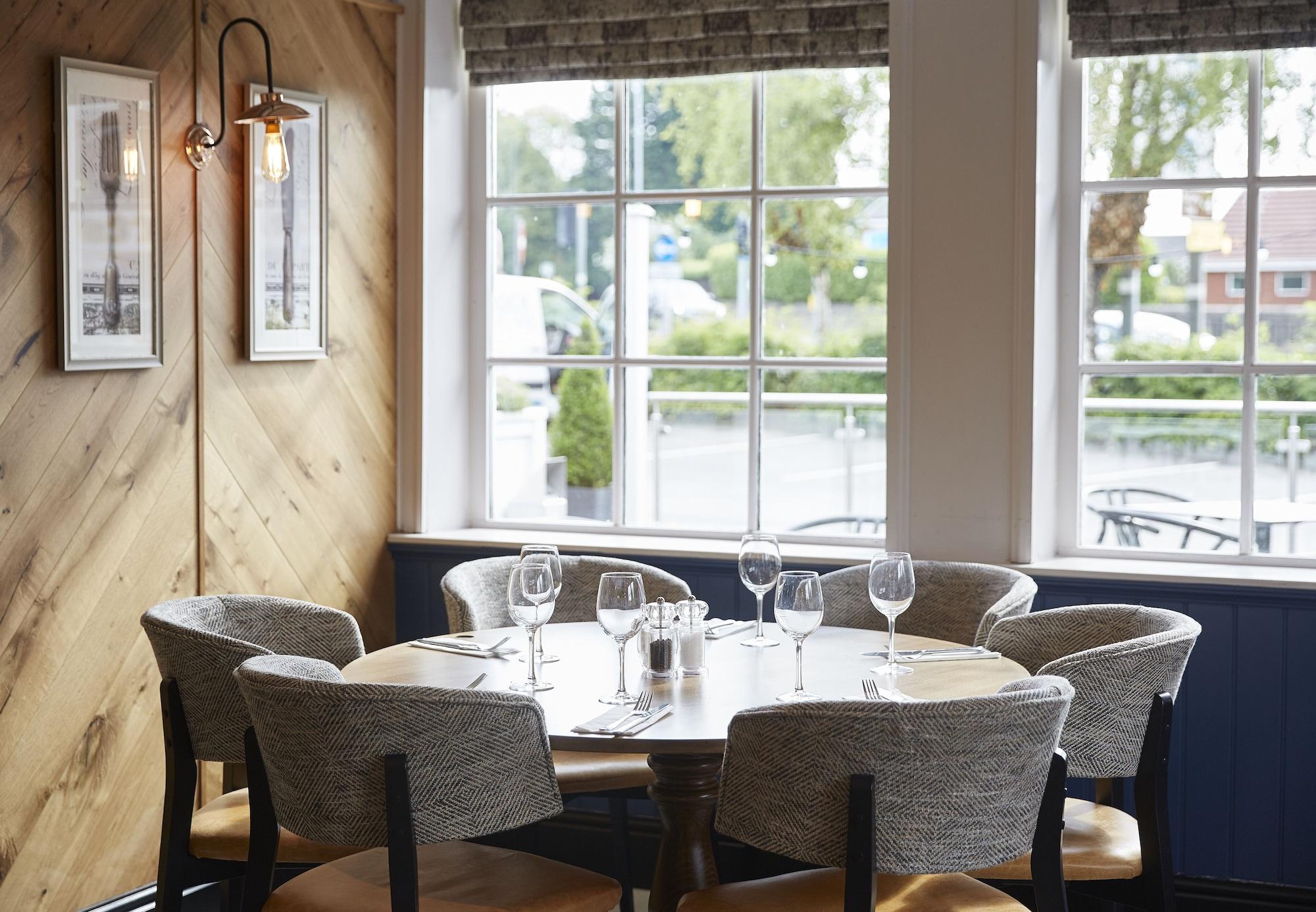 Restaurant The Hartwood Hall Hotel by Greene King Inns