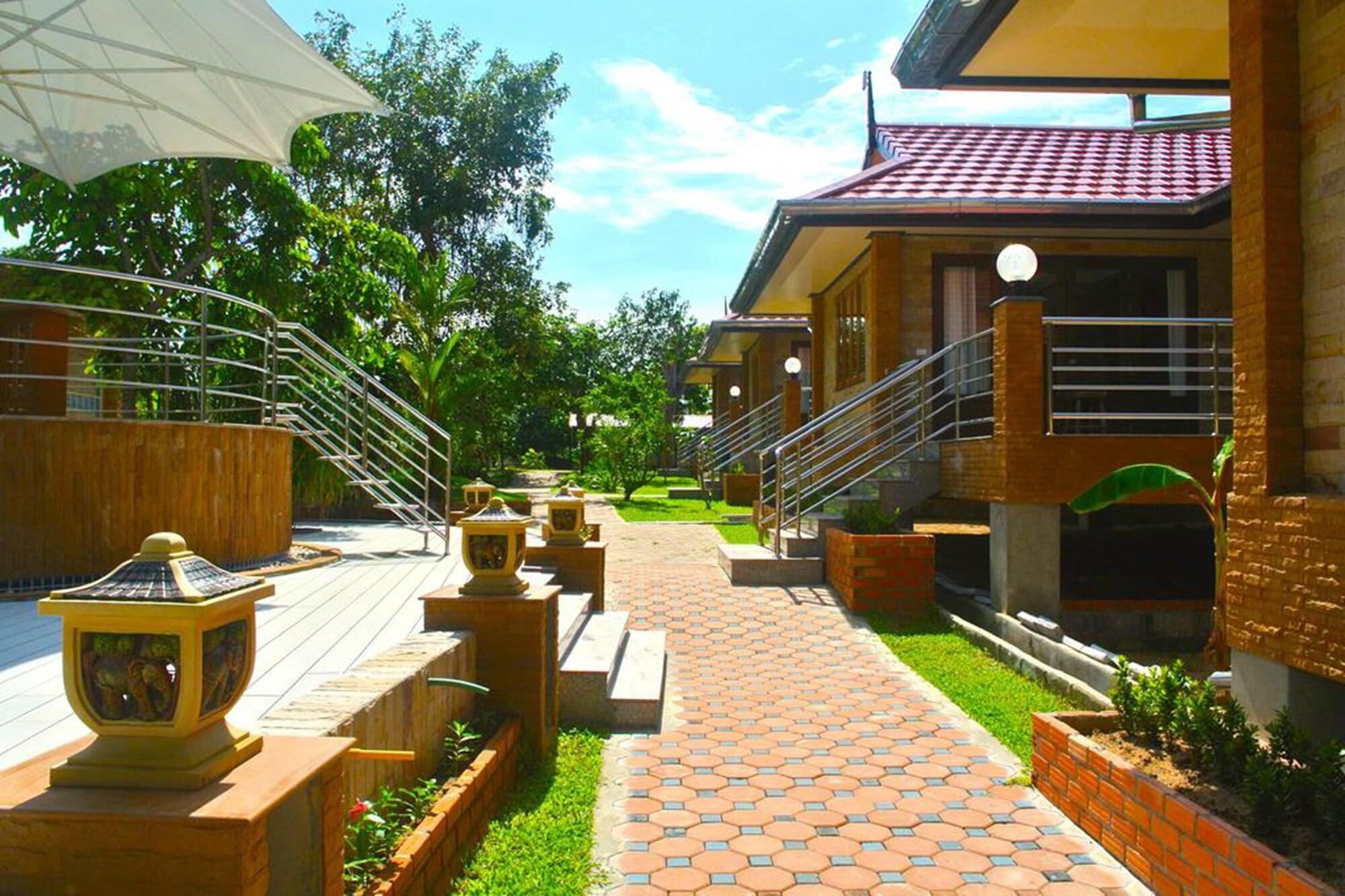 Vista Exterior PS Thana Resort