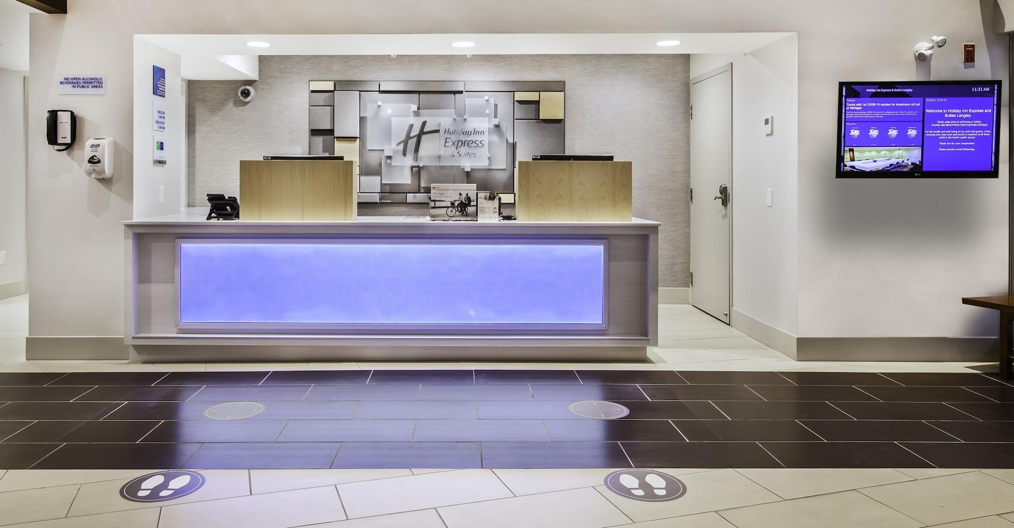 Vista Lobby Holiday Inn Express & Suites Langley by IHG