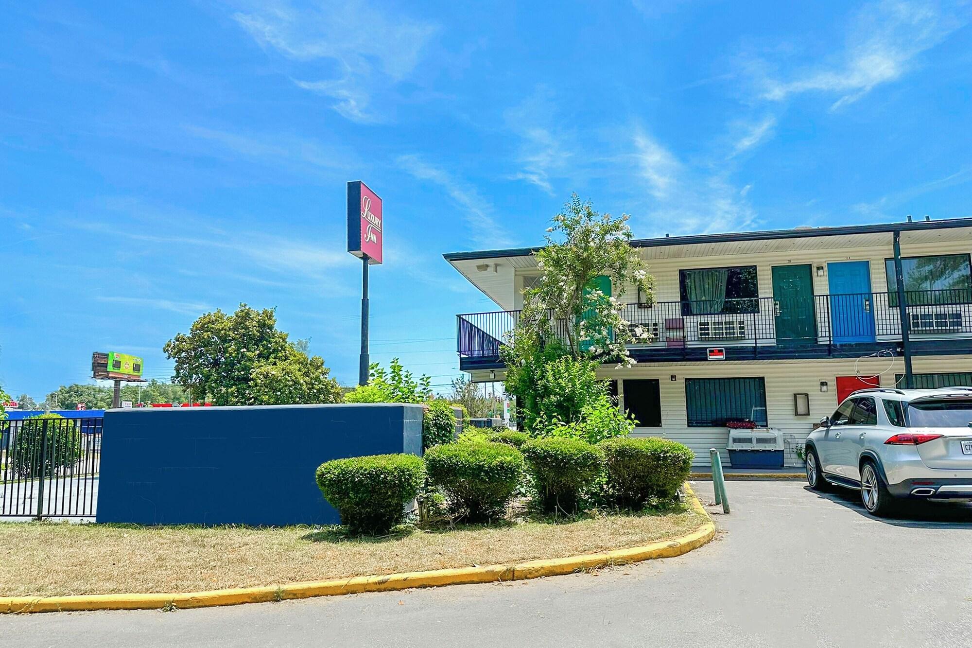 Comodidades del Alojamiento Luxury Inn by OYO Albany