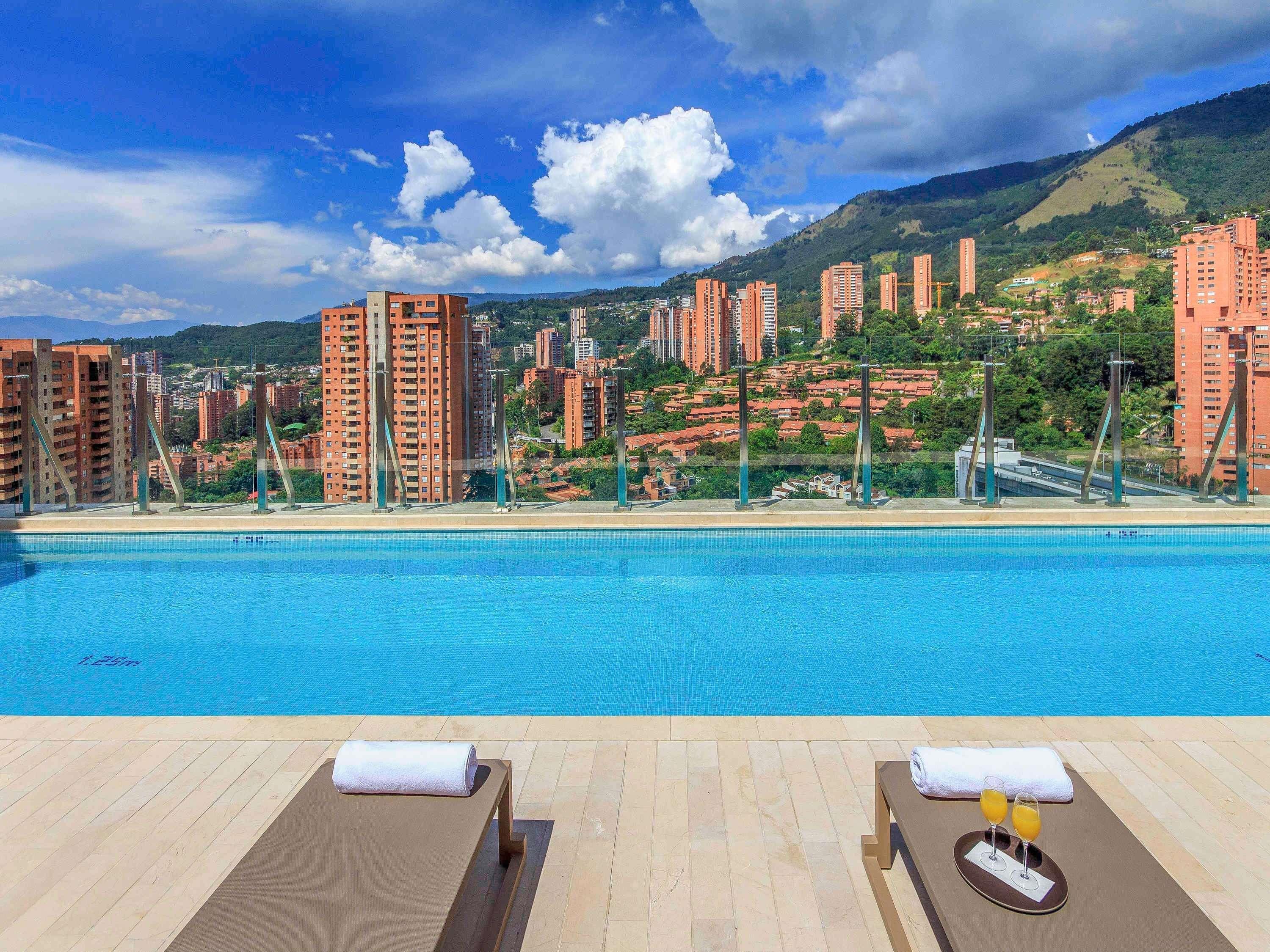 Vista Exterior Novotel Medellín El Tesoro