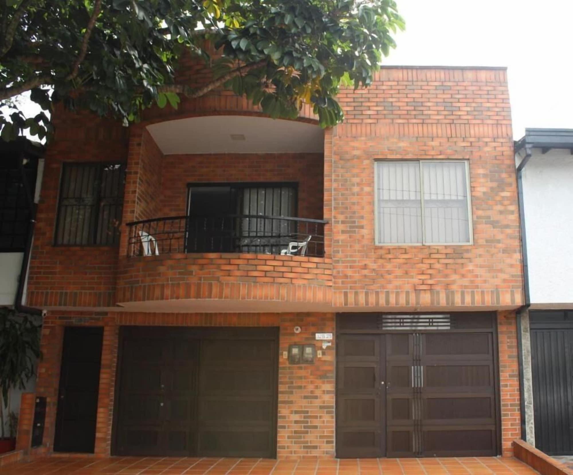 Vista Exterior Lumiere House