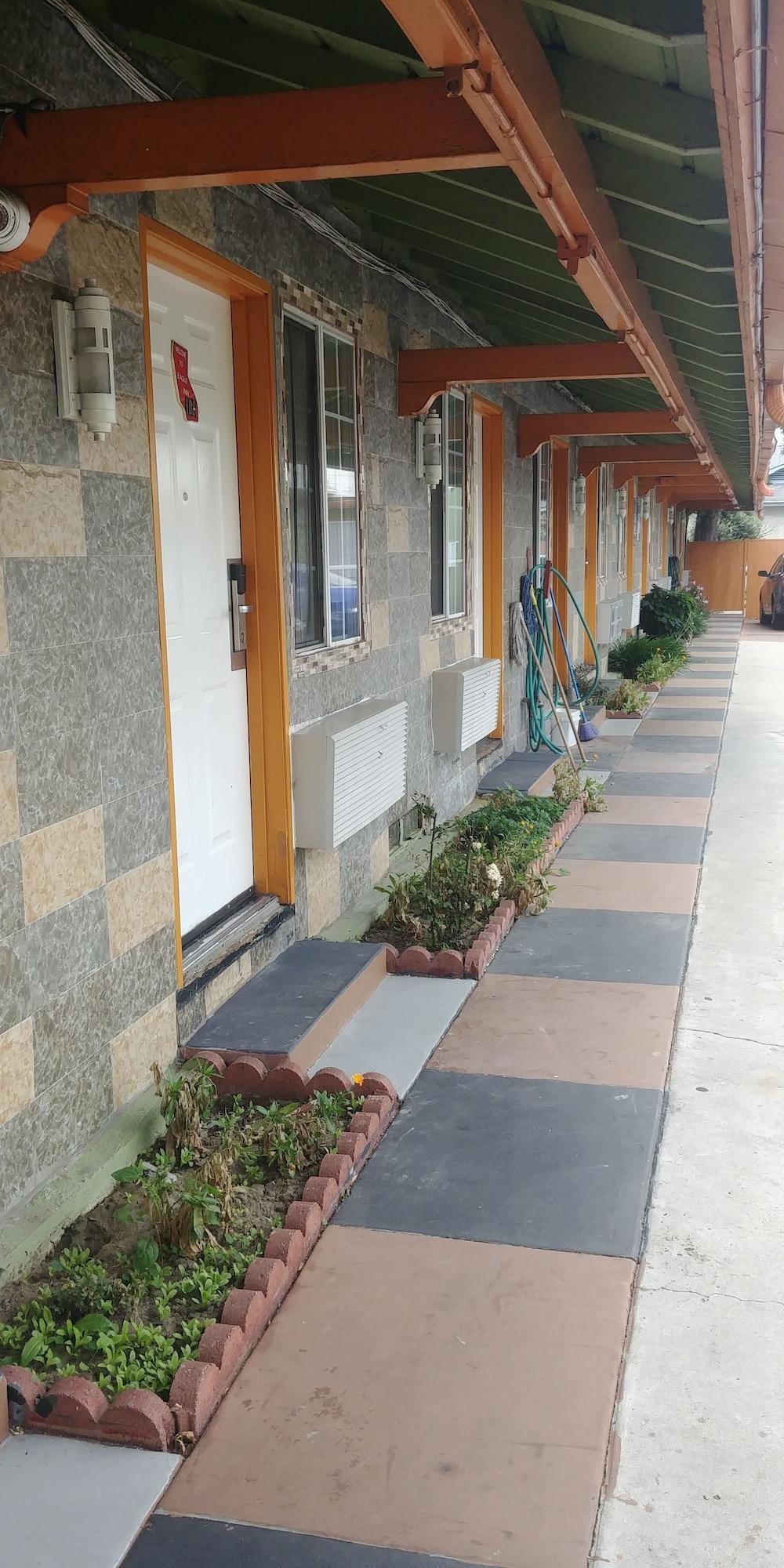 Vista Exterior Travel Eagle Inn Motel