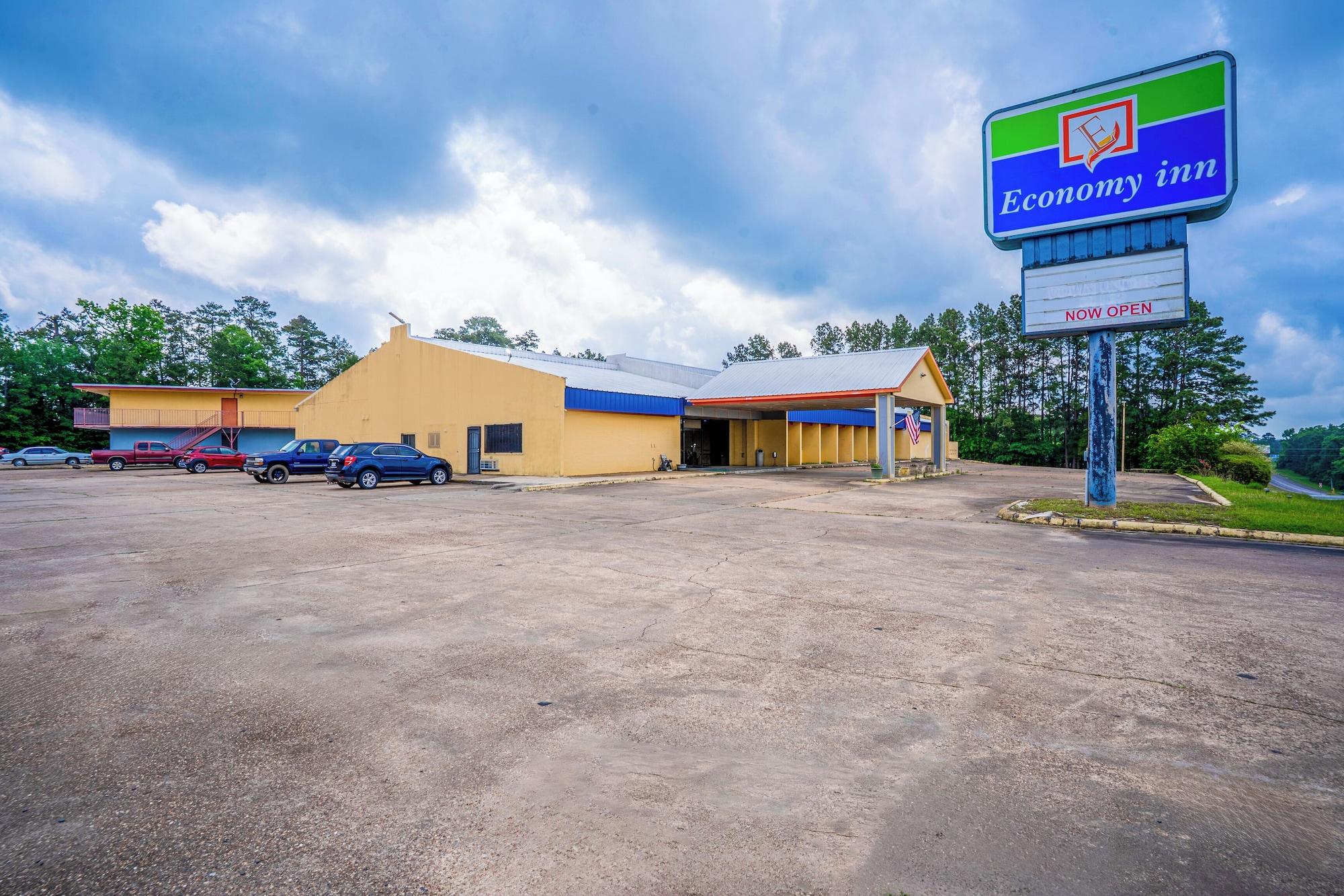 Varios Economy Inn Livingston By OYO TX US 59