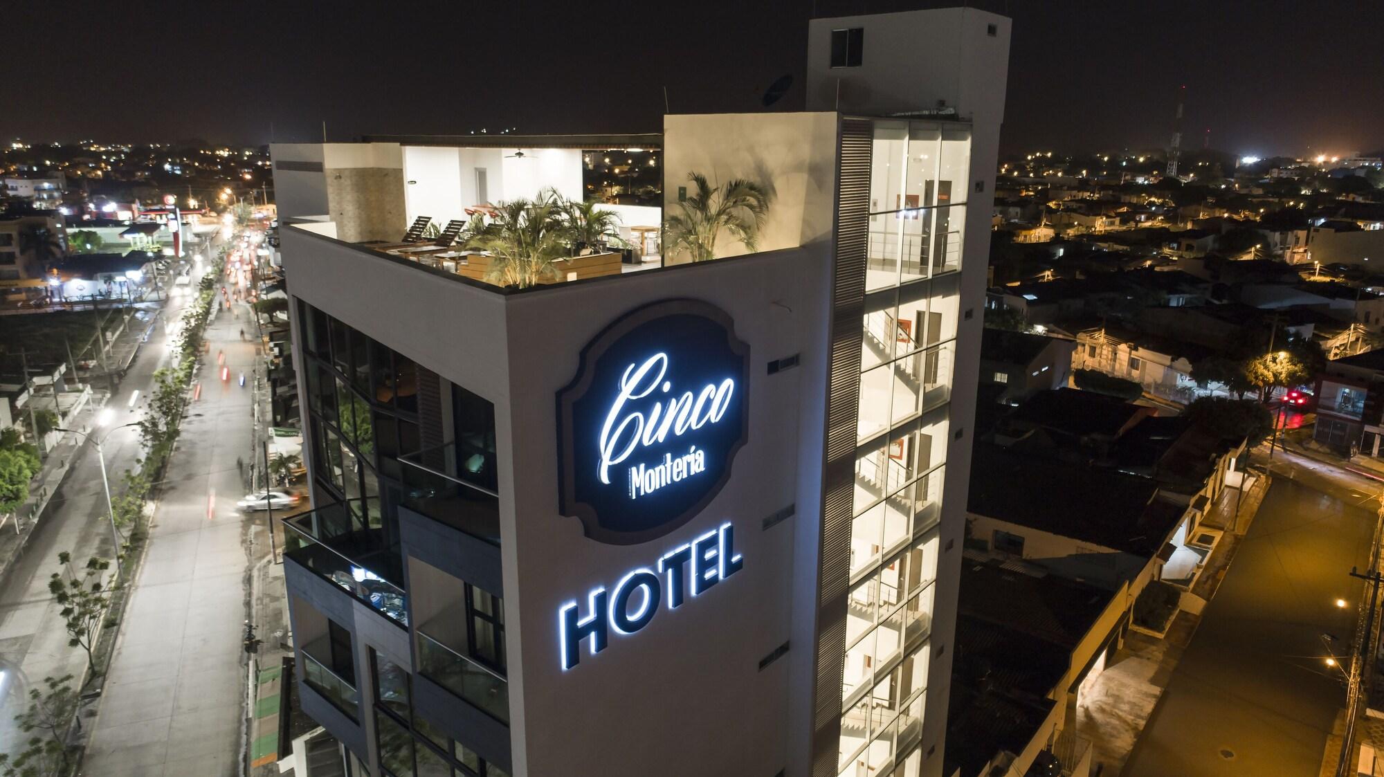 Vista Exterior Hotel Cinco Monteria