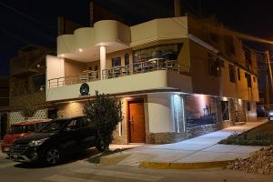 Alojamiento - "HOSTAL LA NOCHE" -Pisco