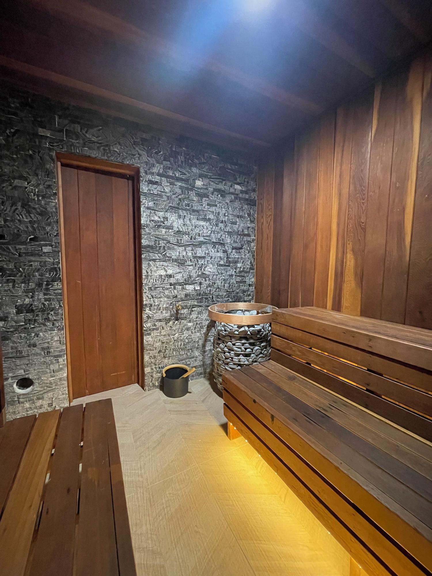 Spa Inn at Highway 1