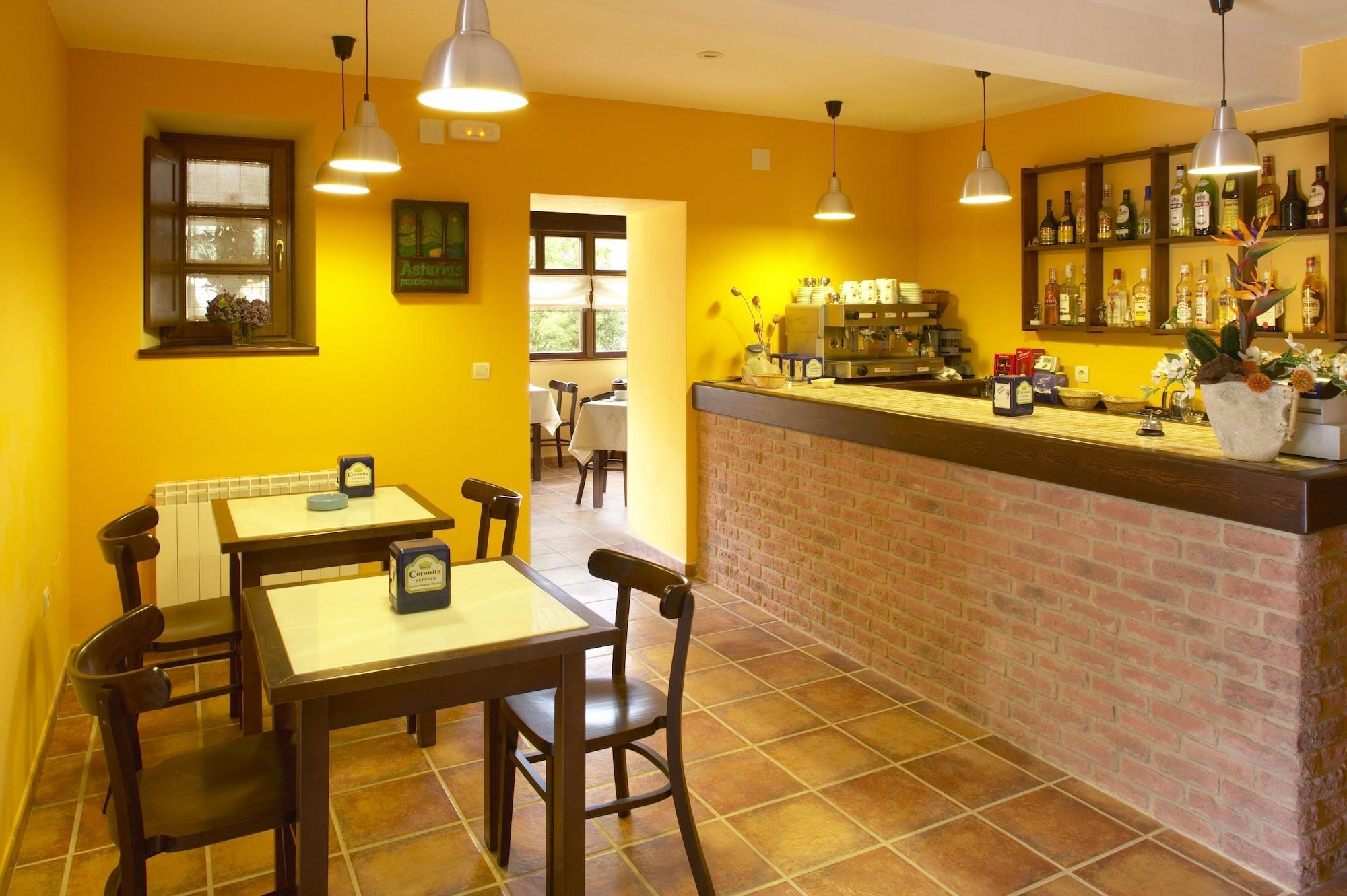 Bar/Salón Coviella Hotel Rural