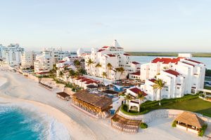 Hoteles en La Playa Cerca de Playa Delfines Todo Incluido