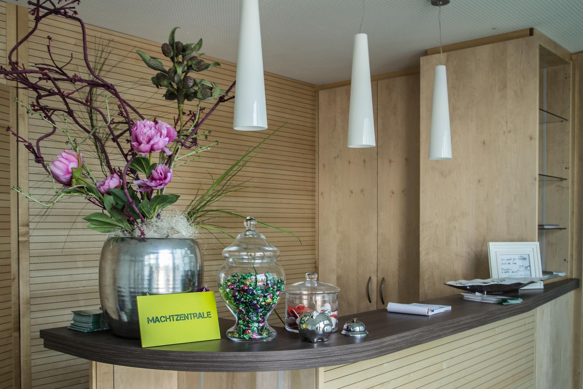 Vista Lobby Villa Verde