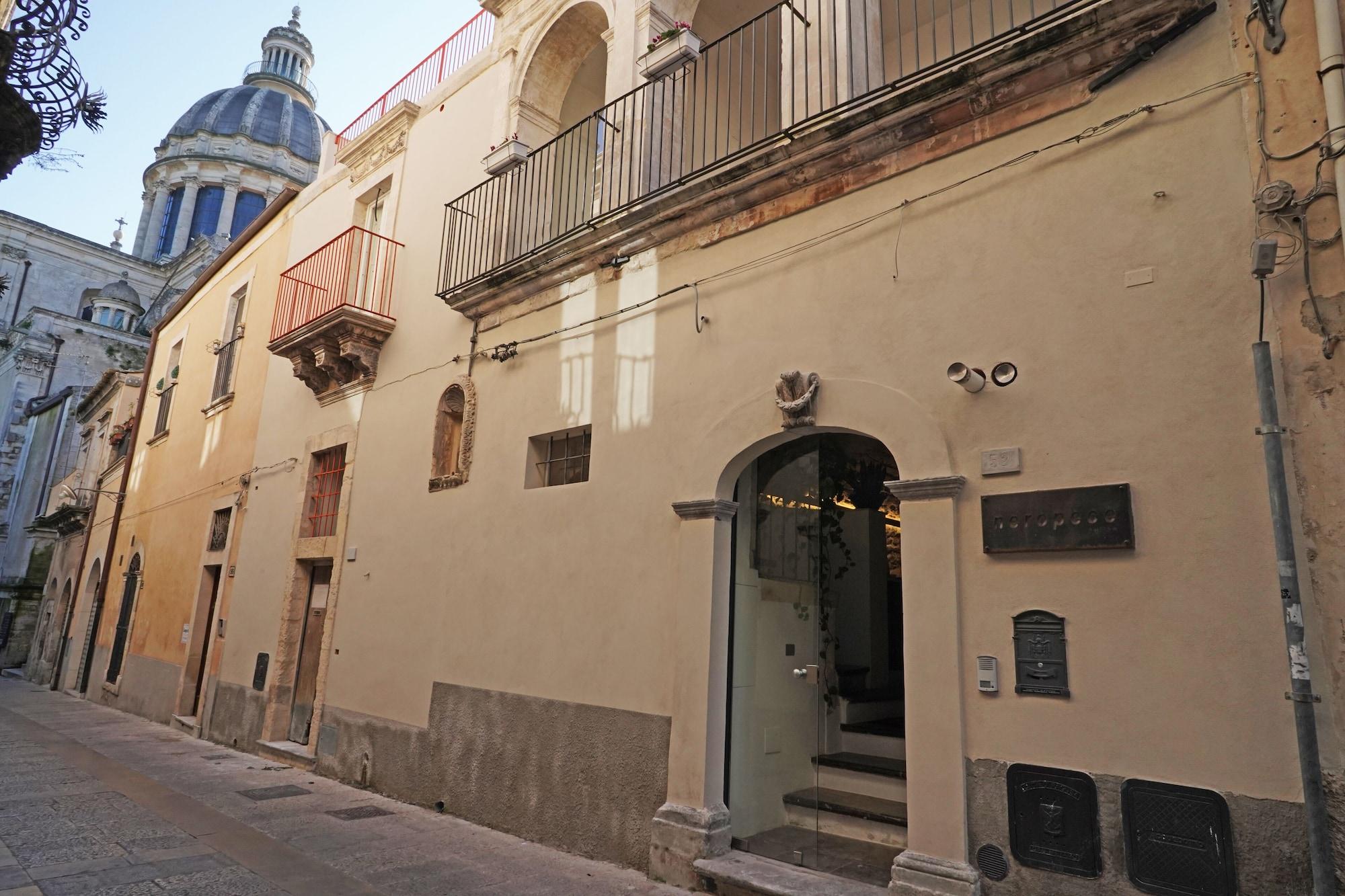 Vista Exterior Neropece Suites