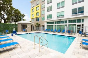 Alojamiento - Holiday Inn Express Doral Miami by IHG