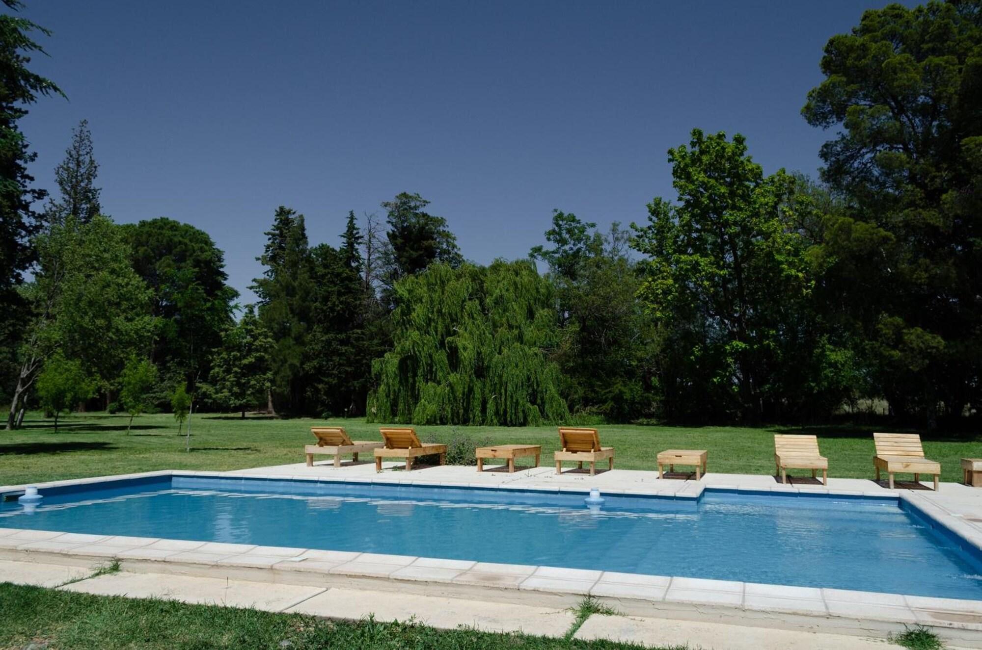 Vista Piscina Posada Los Cipreses