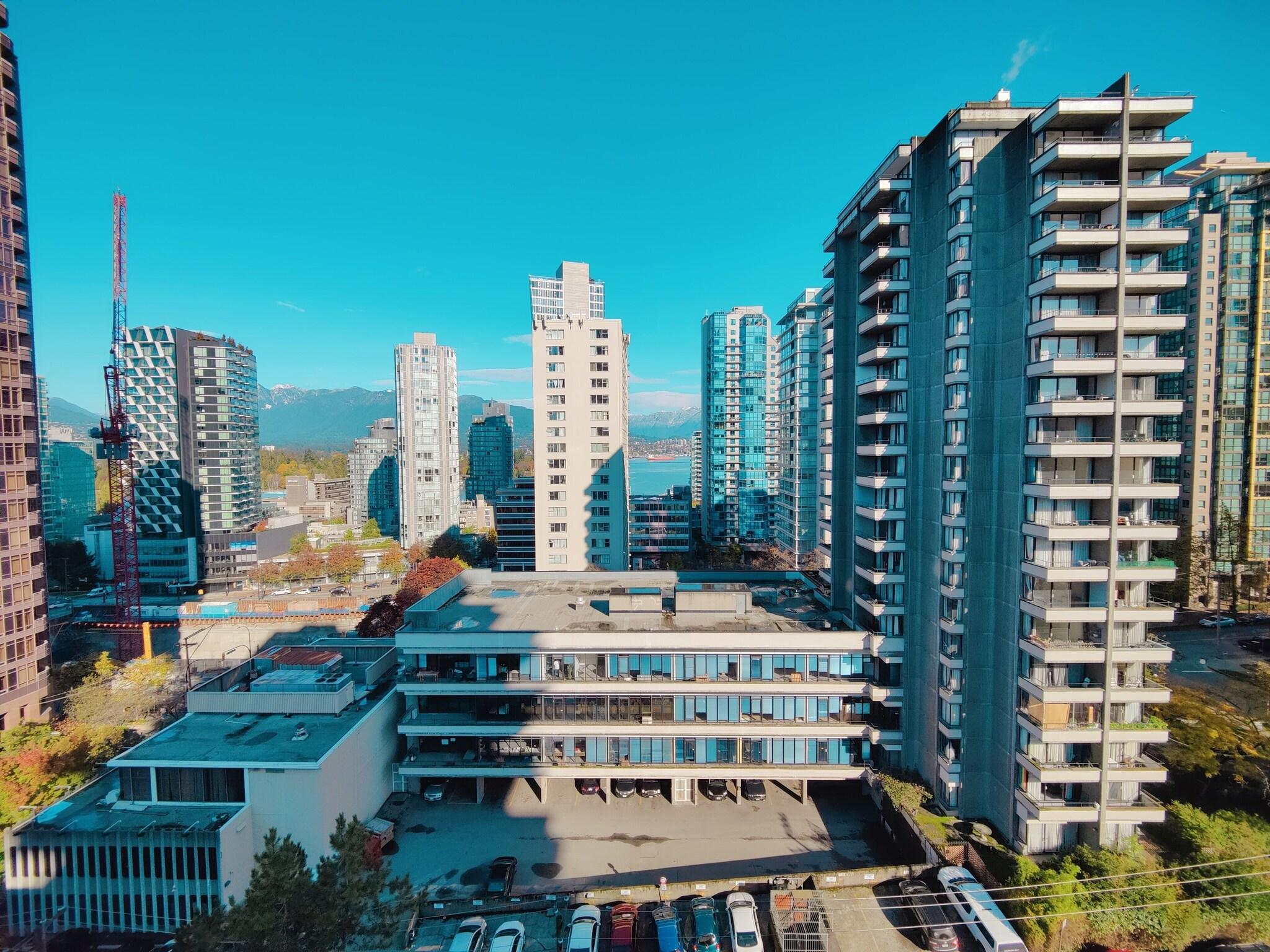 Playa Divya Sutra Suites on Robson Downtown Vancouver
