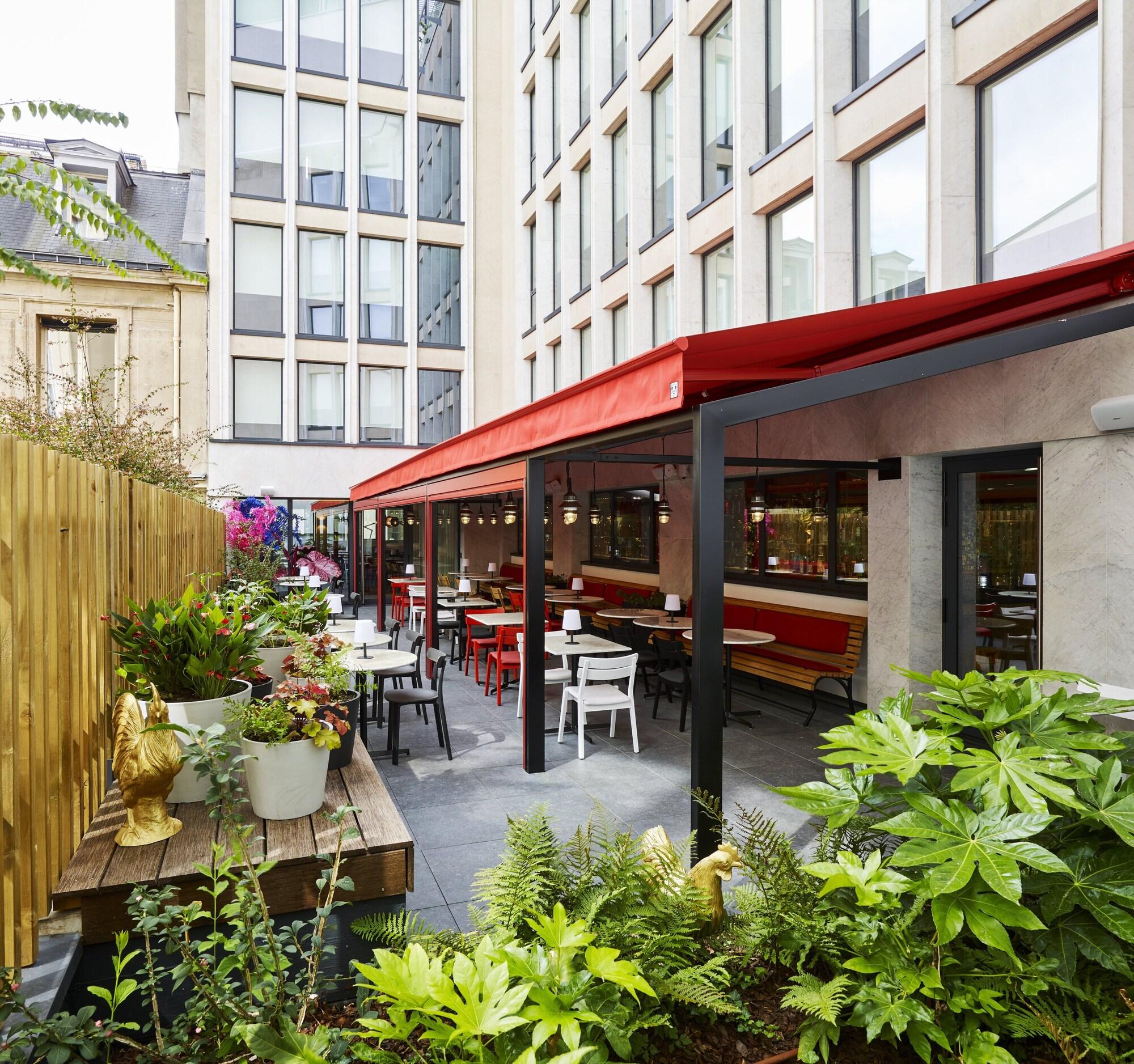 Vista Exterior citizenM Paris Champs-Élysées