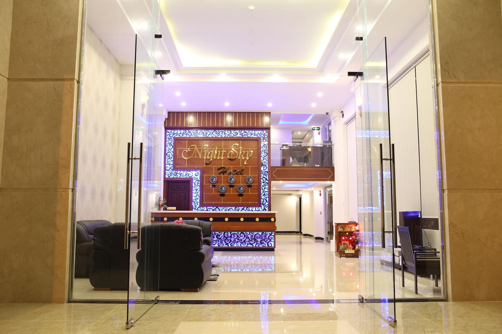 Vista Lobby Night Sky Hotel