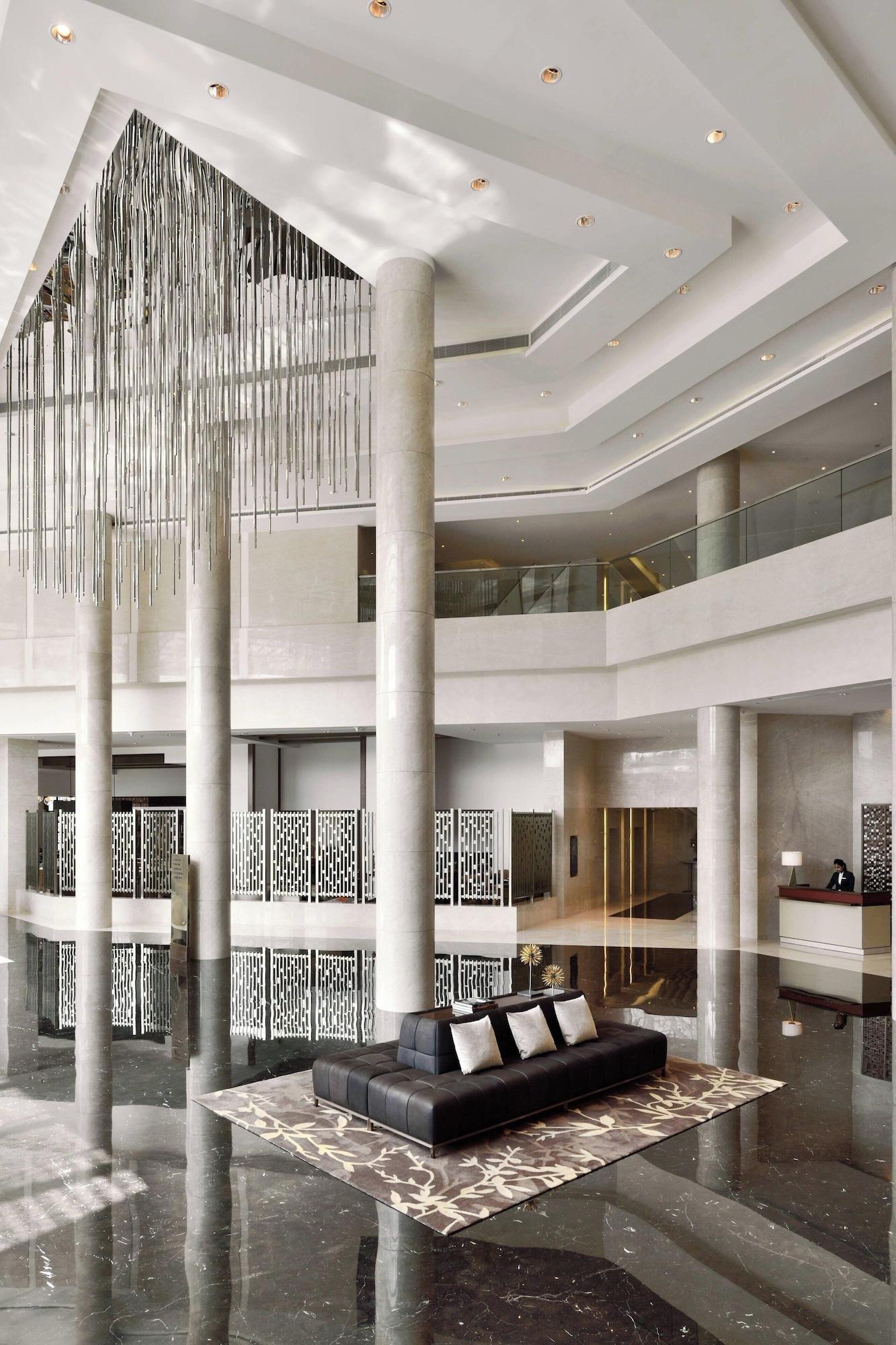 Vista Lobby Kochi Marriott Hotel
