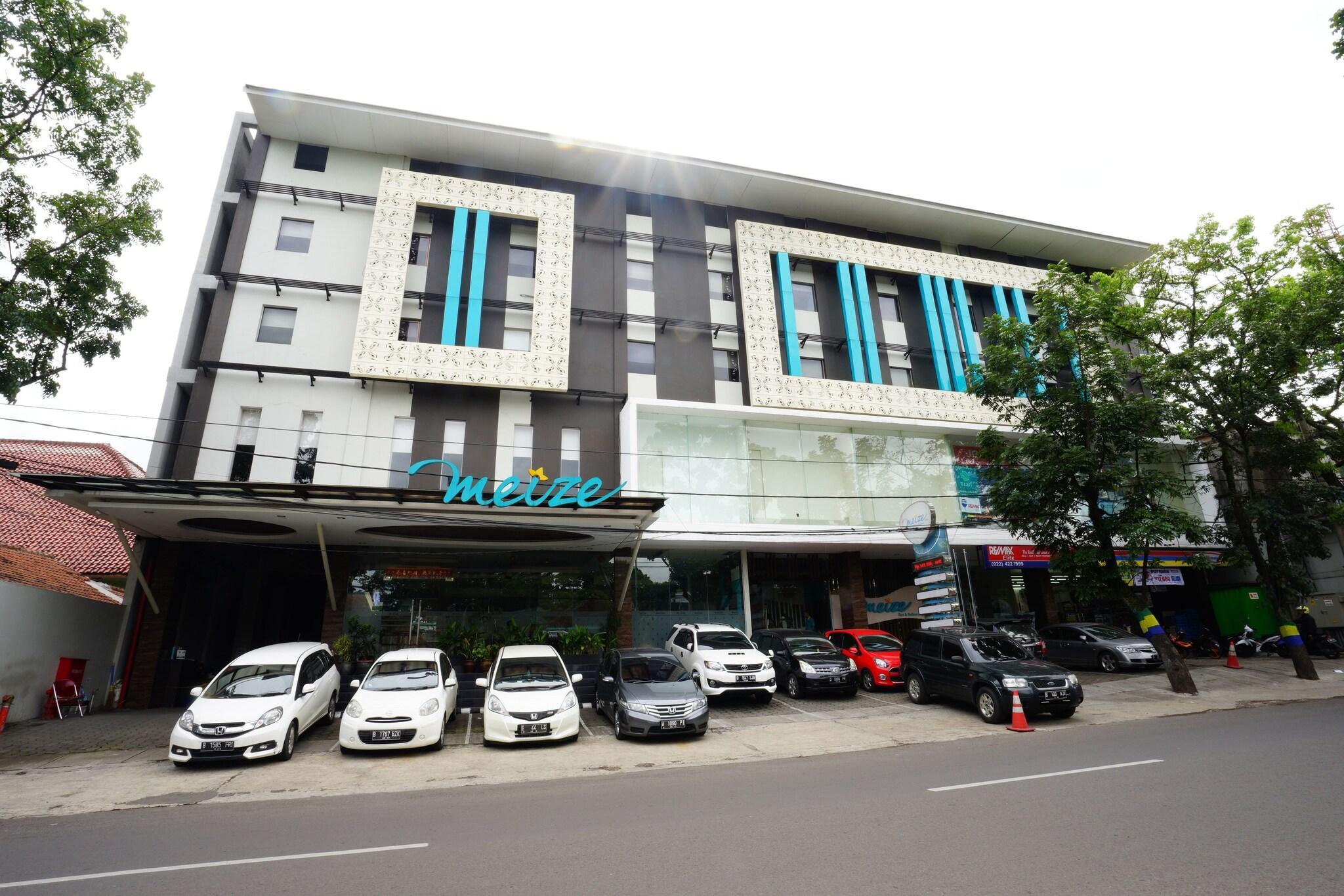Vista Exterior Meize Hotel Bandung