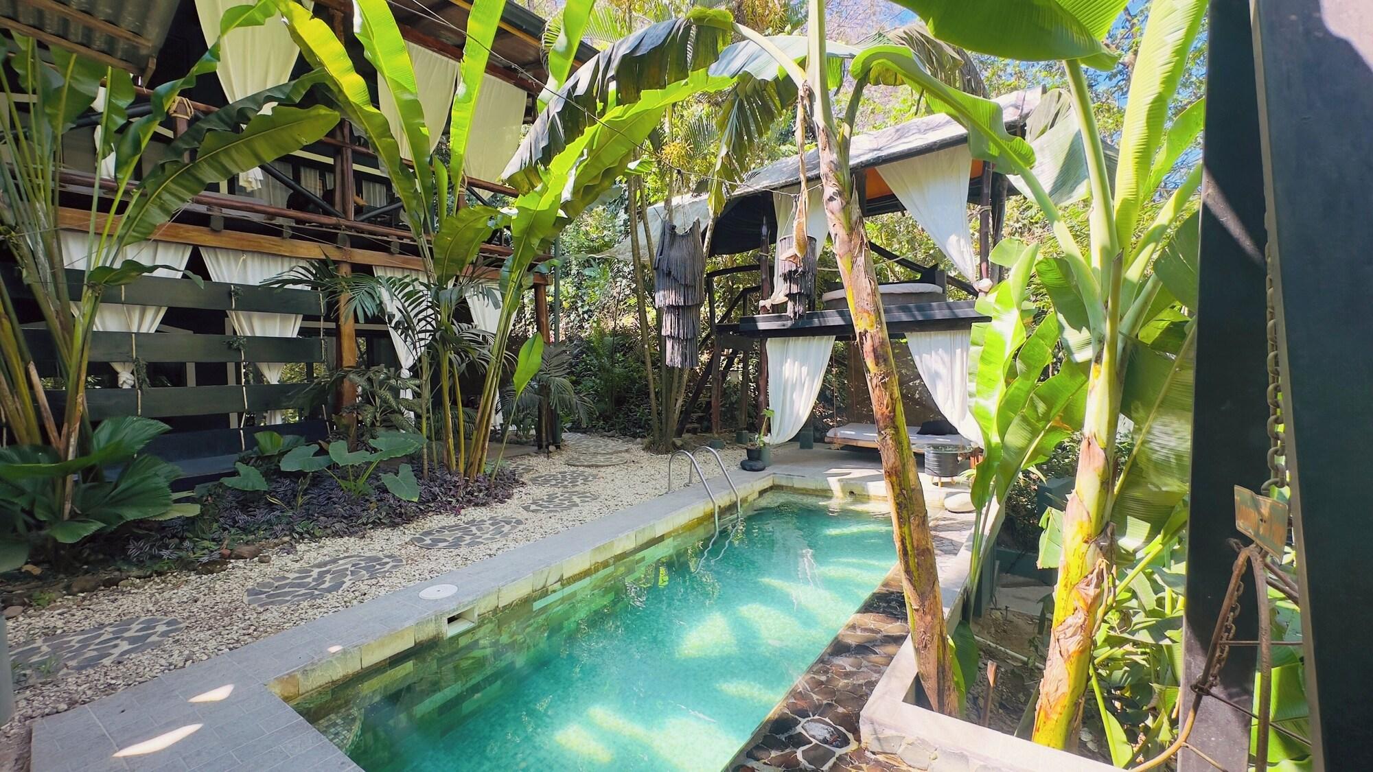 Vista Piscina Canaima Chill House