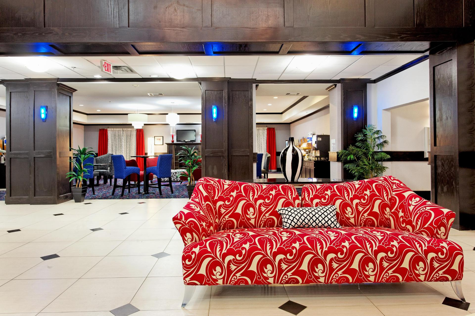 Vista Lobby Holiday Inn Express Hotel & Suites Graham by IHG