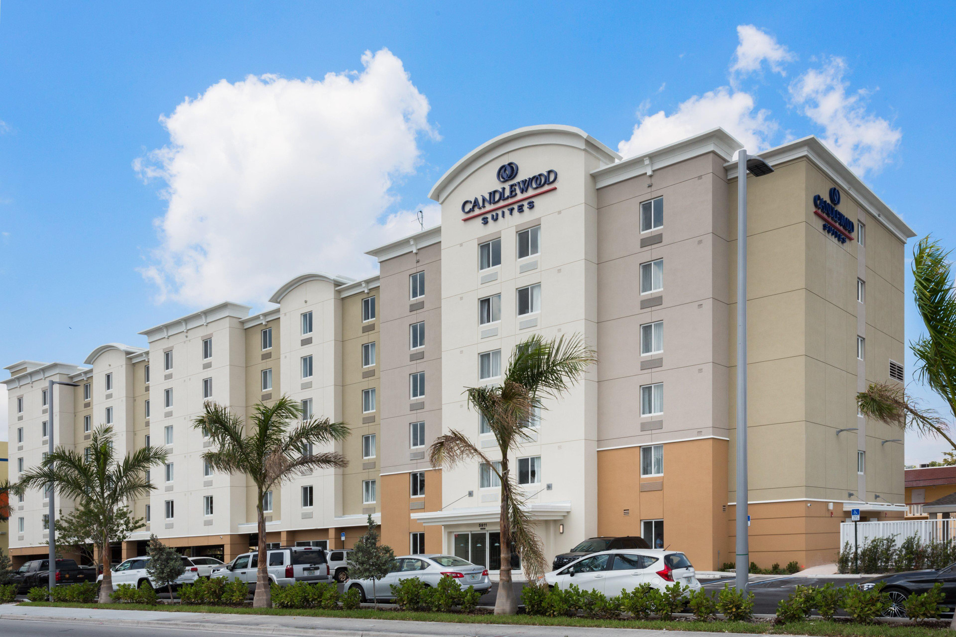 Vista Exterior Candlewood Suites Miami Intl Airport - 36th St by IHG