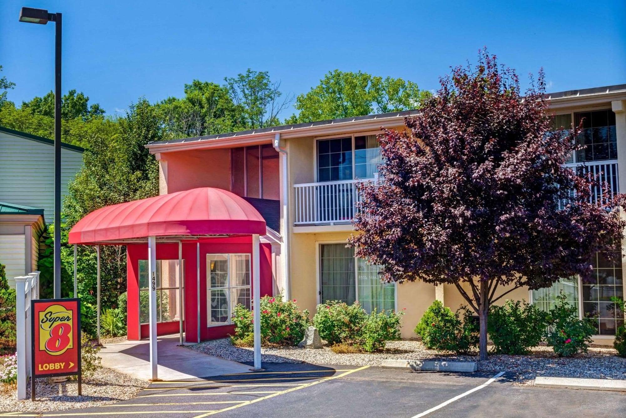 Vista Exterior HomeSpring Inn & Studios