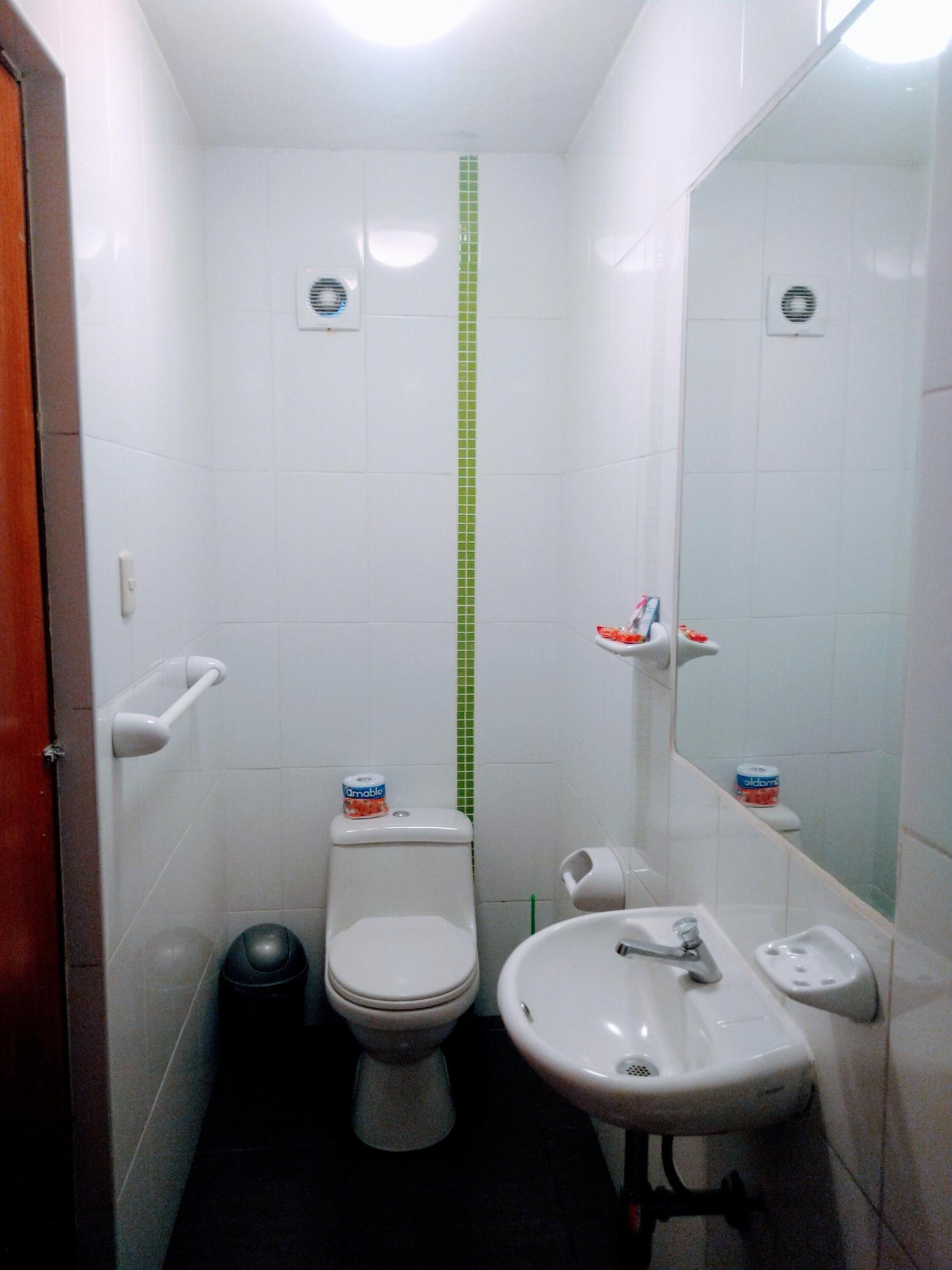 Equipamiento de Habitación Hotel Paris Lima