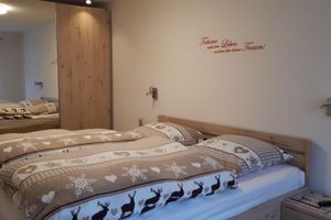 Arriendo temporal - Apartment with pool, parking space, south-facing balcony, sauna, from May-Oct. Mountain railway ticket incl.