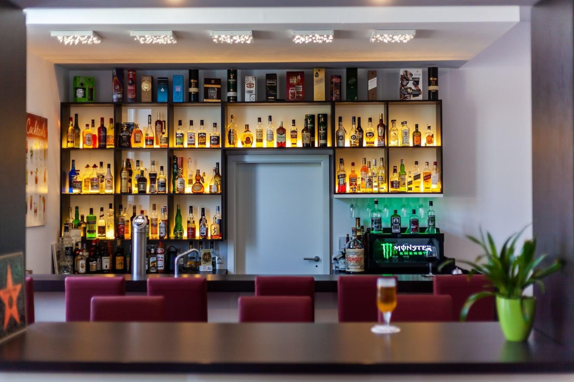 Bar/Salón Ruhr Inn Hotel