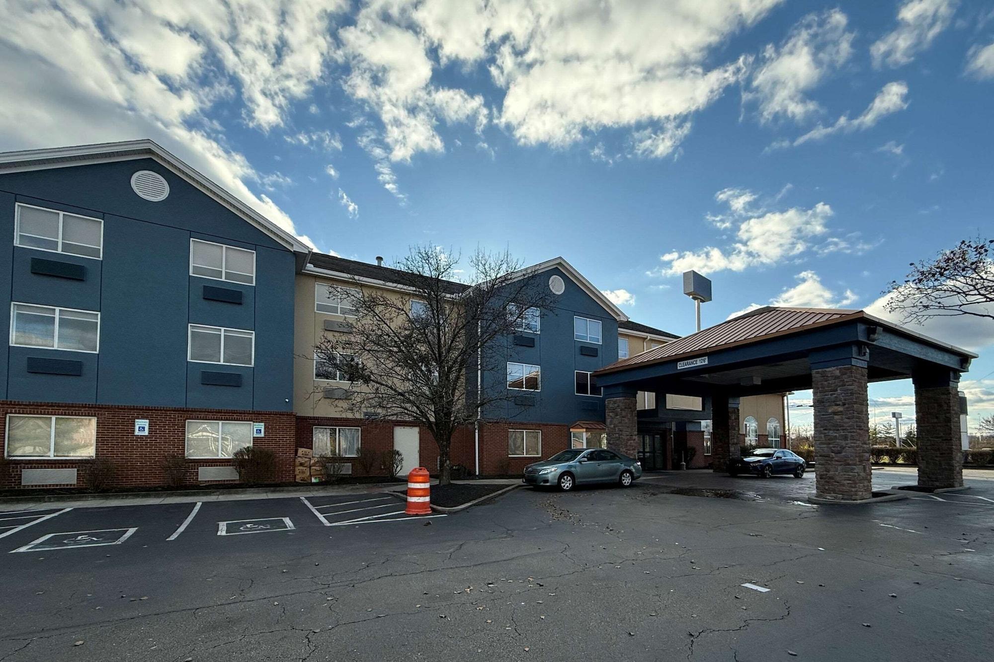 Vista Exterior Comfort Inn & Suites Sharonville - Cincinnati North