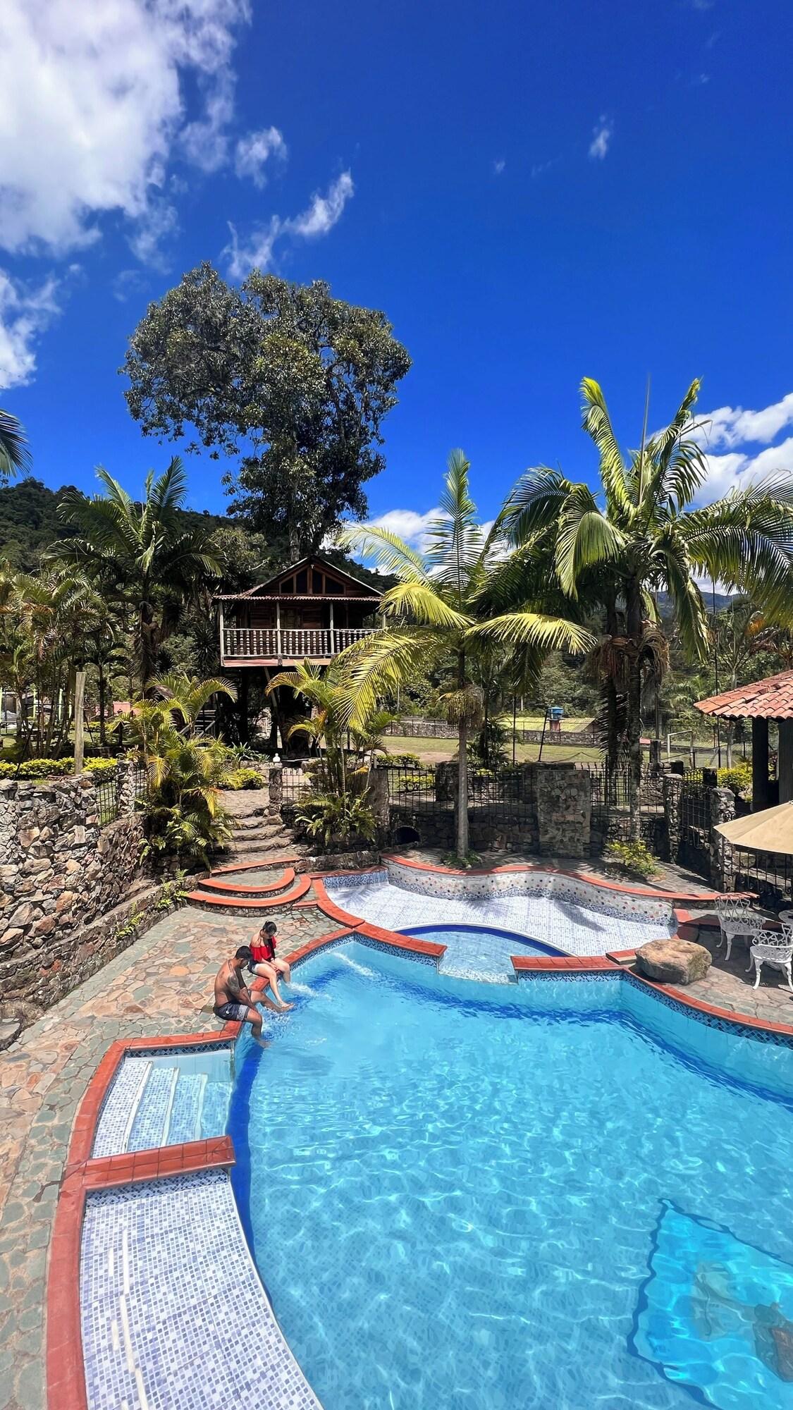 Vista Piscina La Casa del Arbol