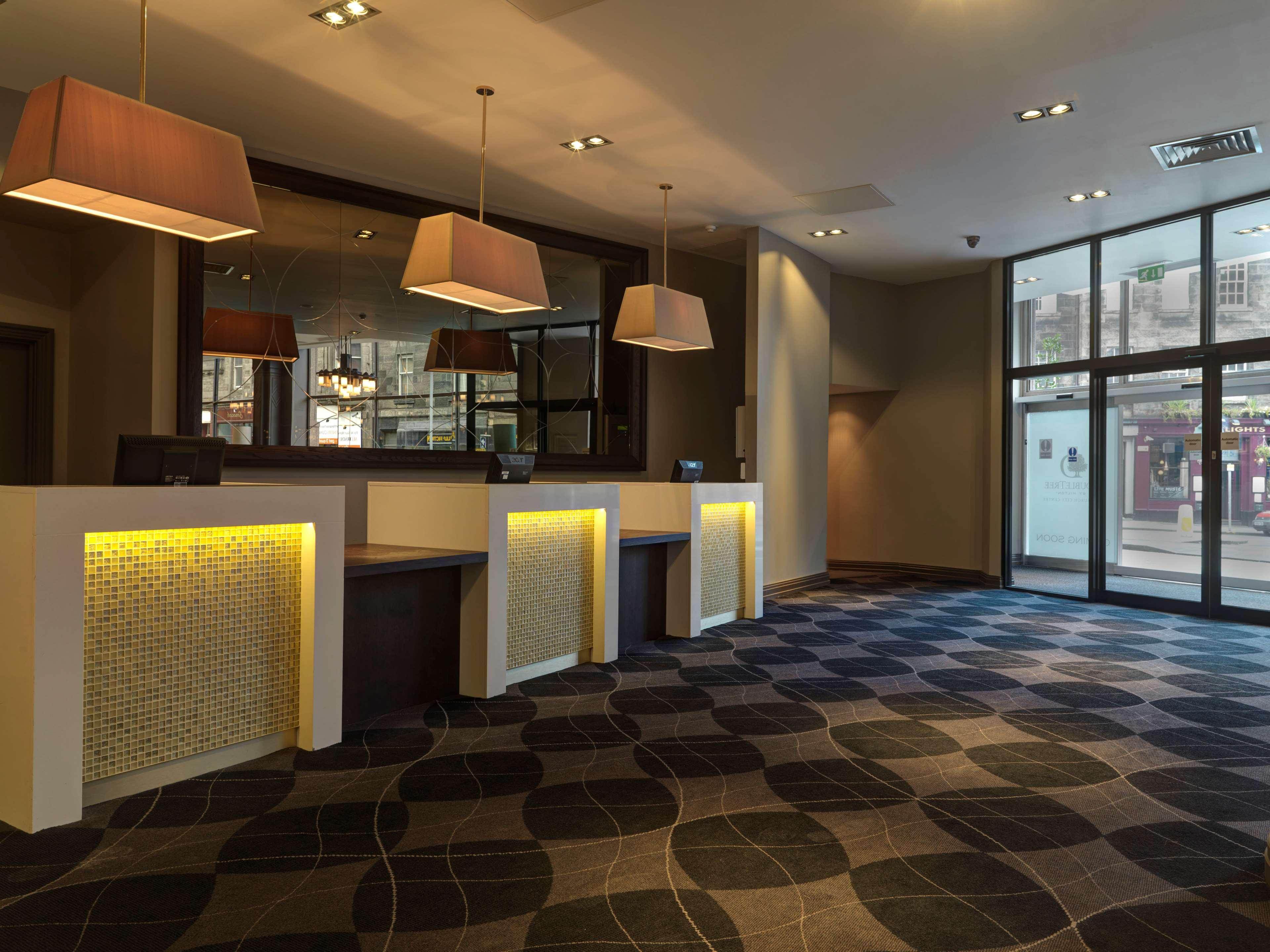 Vista Lobby DoubleTree by Hilton Edinburgh City Centre