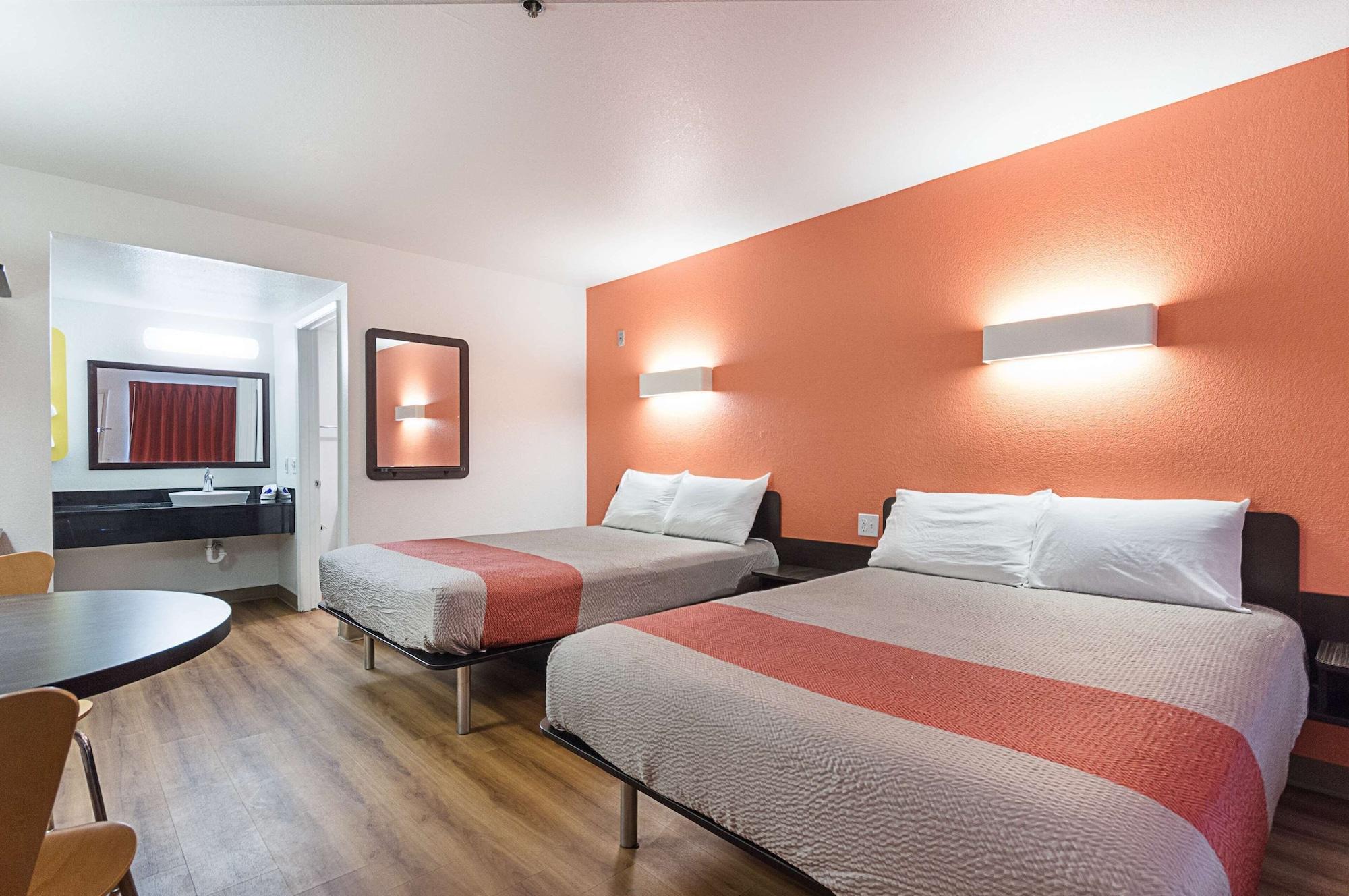 Habitación Motel 6 Fresno, CA