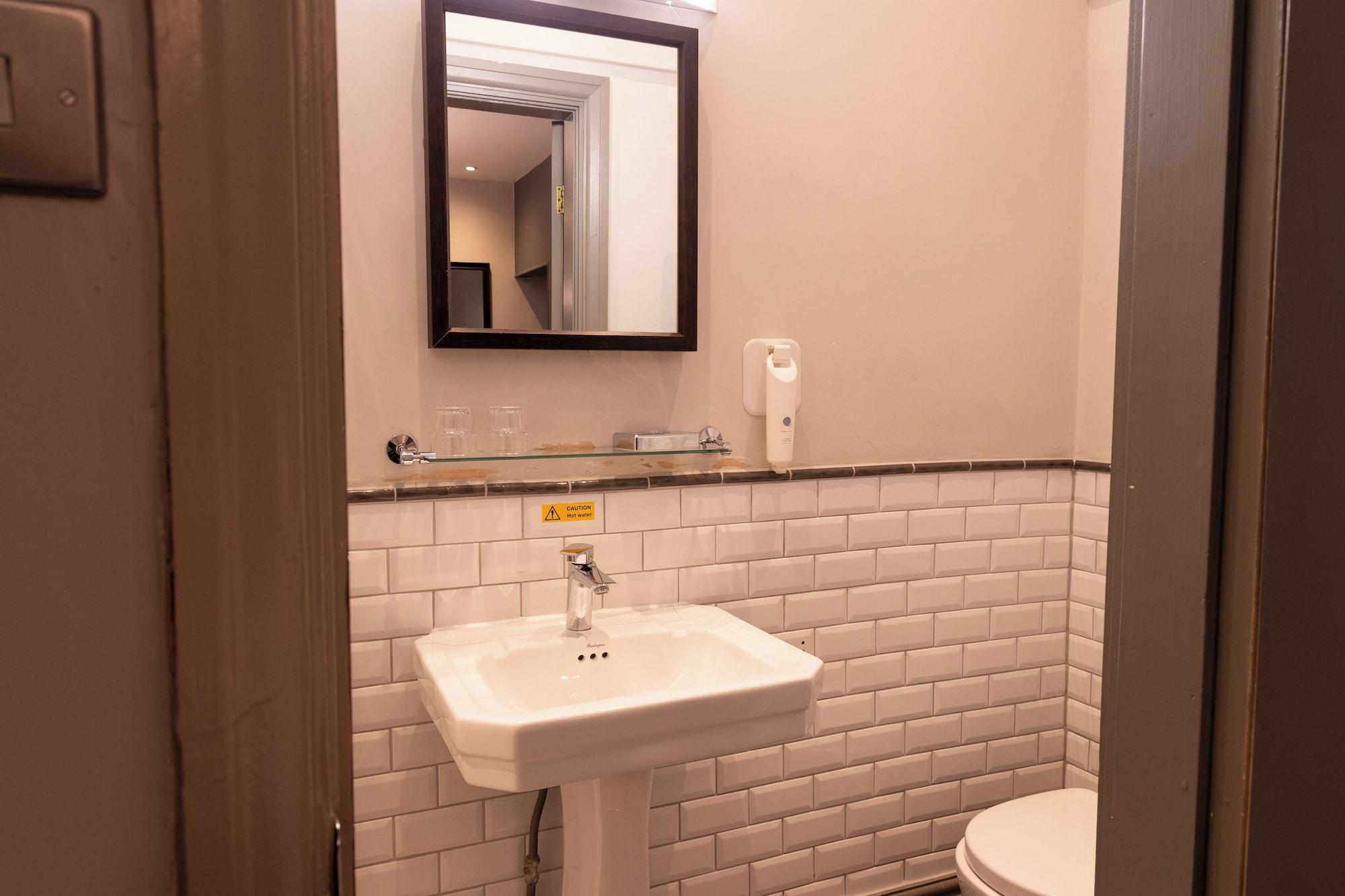 Equipamiento de Habitación The Hartwood Hall Hotel by Greene King Inns