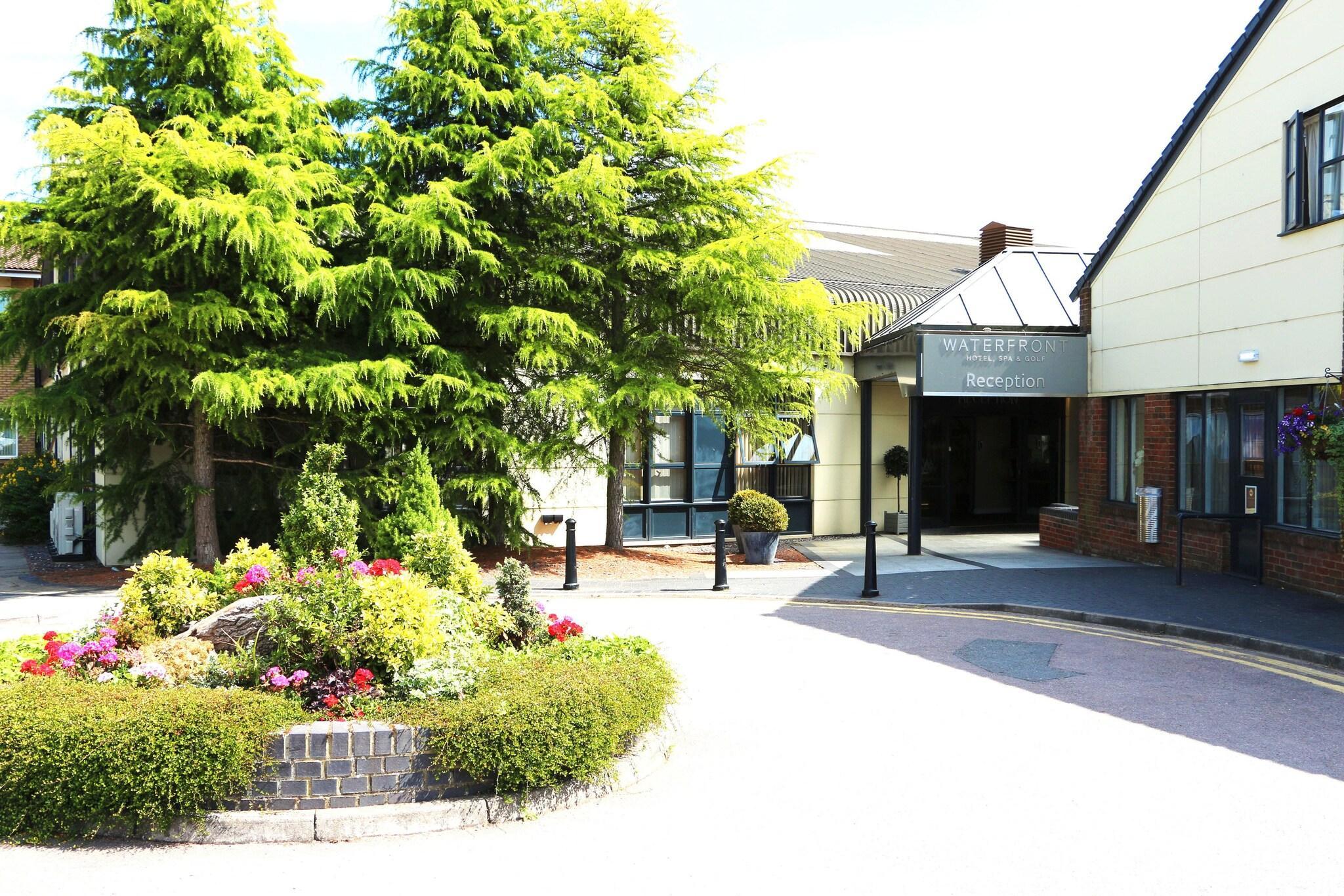 Vista Exterior The Waterfront Hotel Spa & Golf